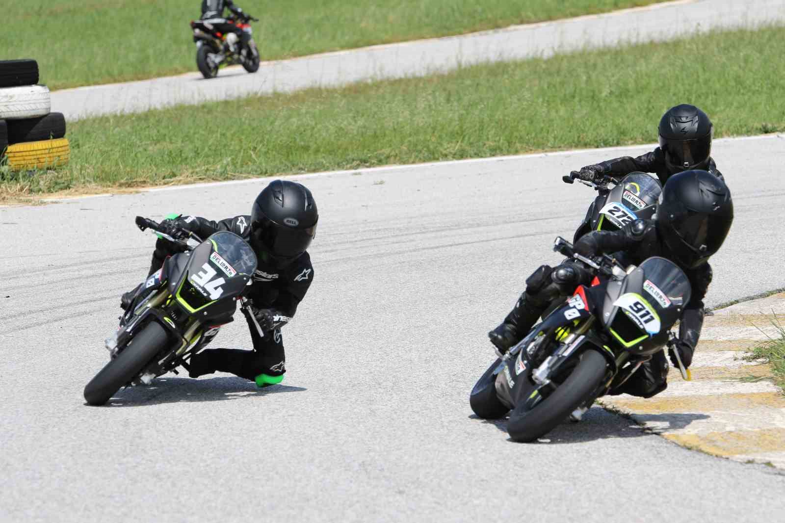 turkiye supermoto sampiyonasi ve fim motomini turkiye serisinde sezonun 2 ayagi usakta yapildi 13 dpkntXPV