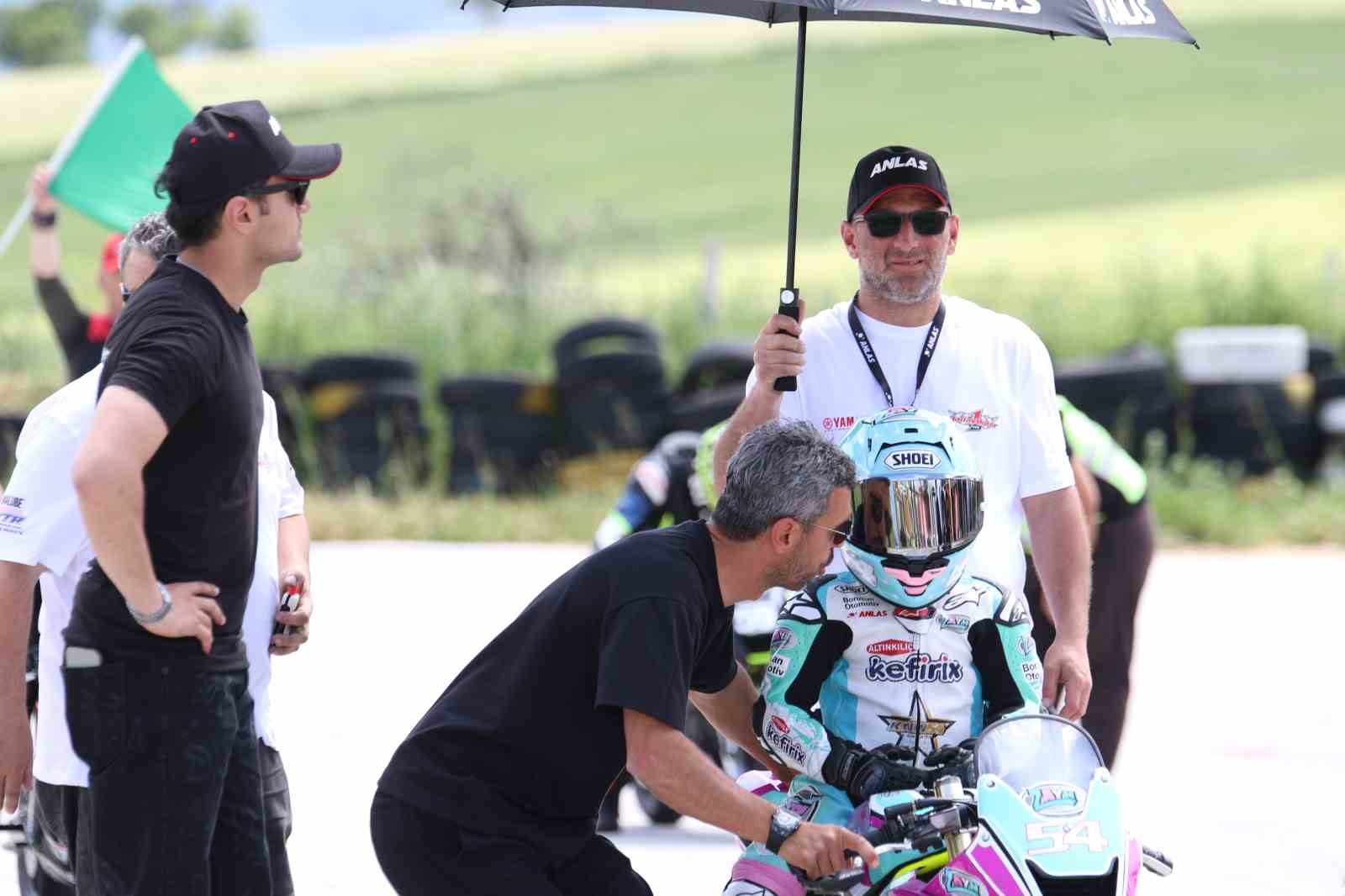 turkiye supermoto sampiyonasi ve fim motomini turkiye serisinde sezonun 2 ayagi usakta yapildi 6