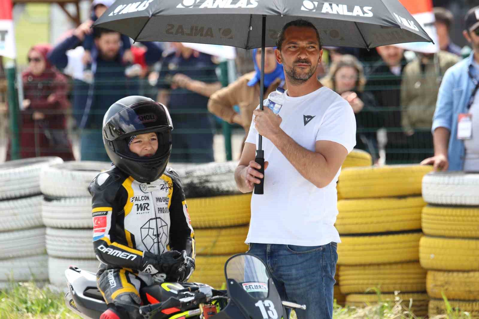 turkiye supermoto sampiyonasi ve fim motomini turkiye serisinde sezonun 2 ayagi usakta yapildi 7