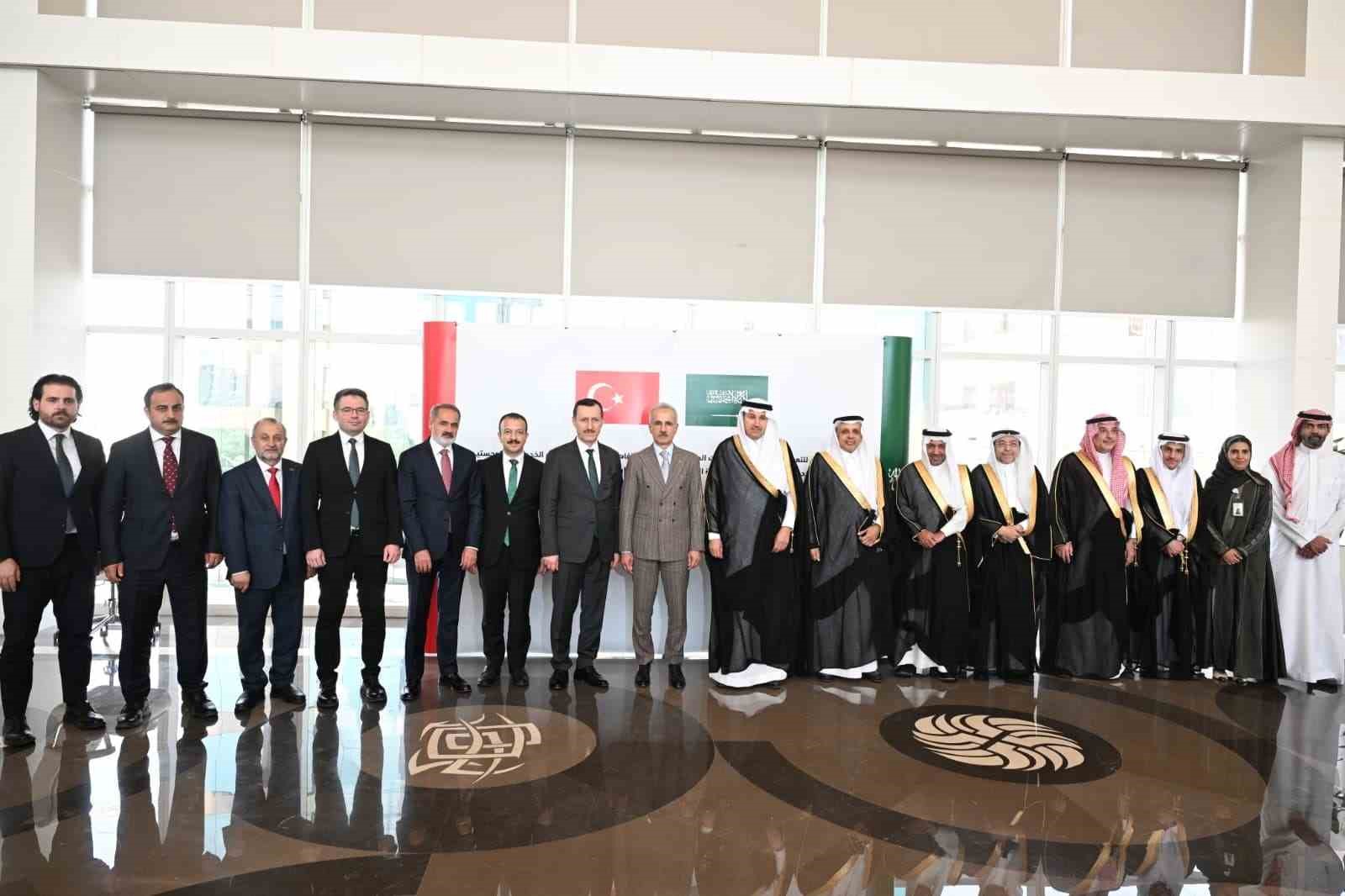 Türkiye ve Suudi Arabistan arasında demiryolu ve lojistik alanlarında iki mutabakat zaptı imzalandı 6 turkiye ve suudi arabistan arasinda demiryolu ve lojistik alanlarinda iki mutabakat zapti imzalandi 2 ZHhJJtst
