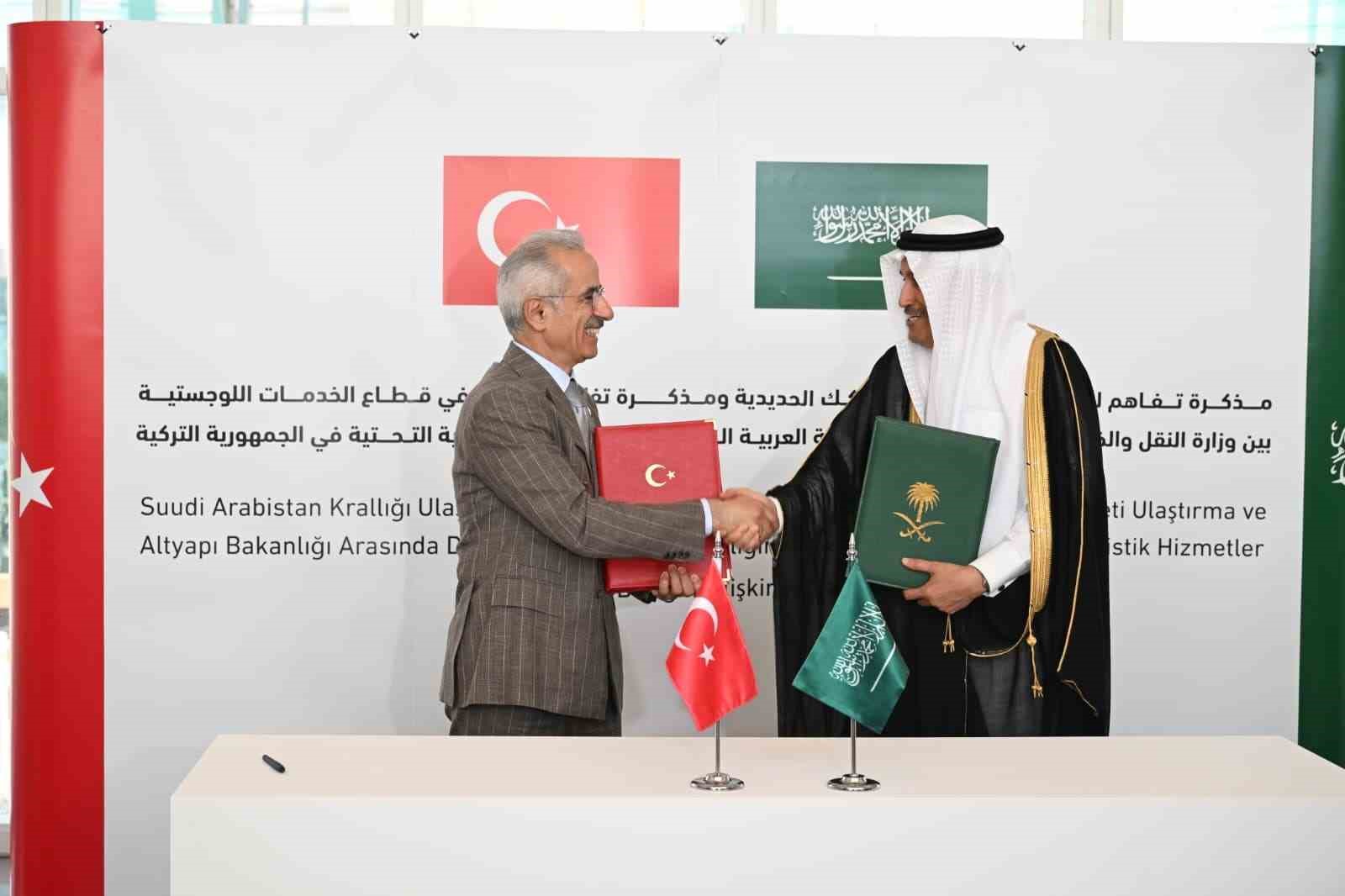 Türkiye ve Suudi Arabistan arasında demiryolu ve lojistik alanlarında iki mutabakat zaptı imzalandı 7 turkiye ve suudi arabistan arasinda demiryolu ve lojistik alanlarinda iki mutabakat zapti imzalandi 3 wP82byLT