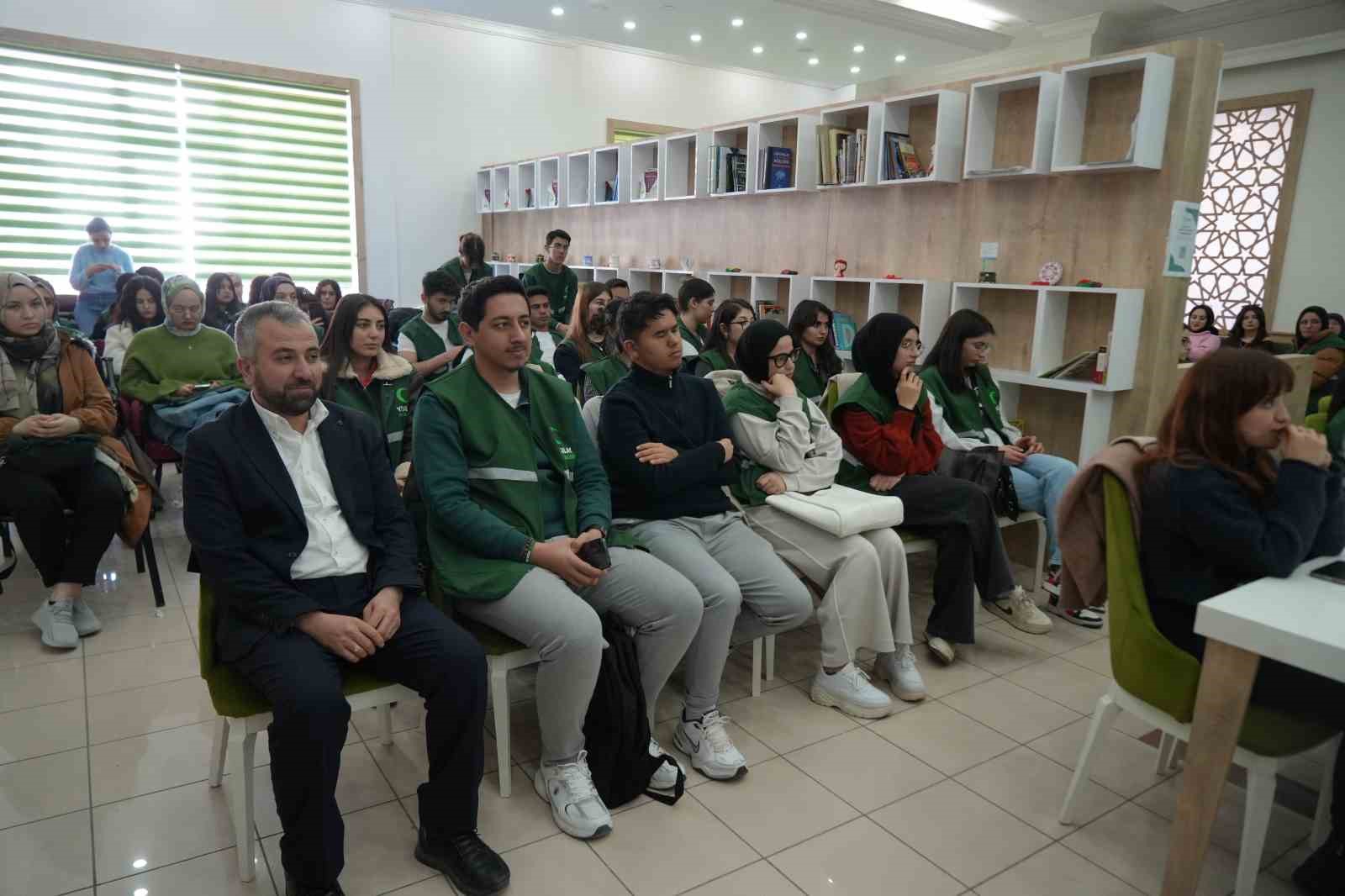 Türkiye Yeşilay Cemiyeti Genel Başkanı Dinç: "Bağımlılıkla mücadelede devletin çabası yetmez, herkes sorumluluk almalı" 5 turkiye yesilay cemiyeti genel baskani dinc bagimlilikla mucadelede devletin cabasi yetmez herkes sorumluluk almali nnTwHIz8