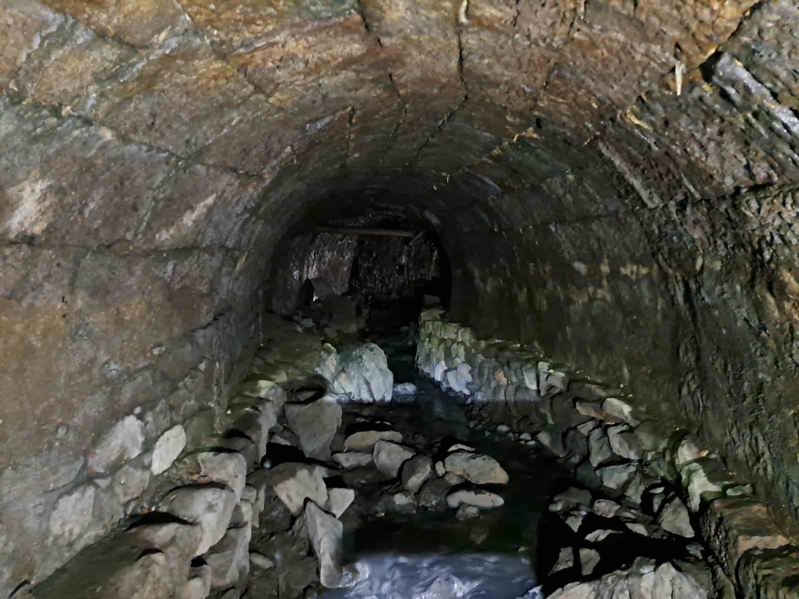 Türkiye’de bir örneği daha yok; Trabzon’da Roma dönemine ait su kanalı ortaya çıktı 5 turkiyede bir ornegi daha yok trabzonda roma donemine ait su kanali ortaya cikti 1 ZhAnIBEF