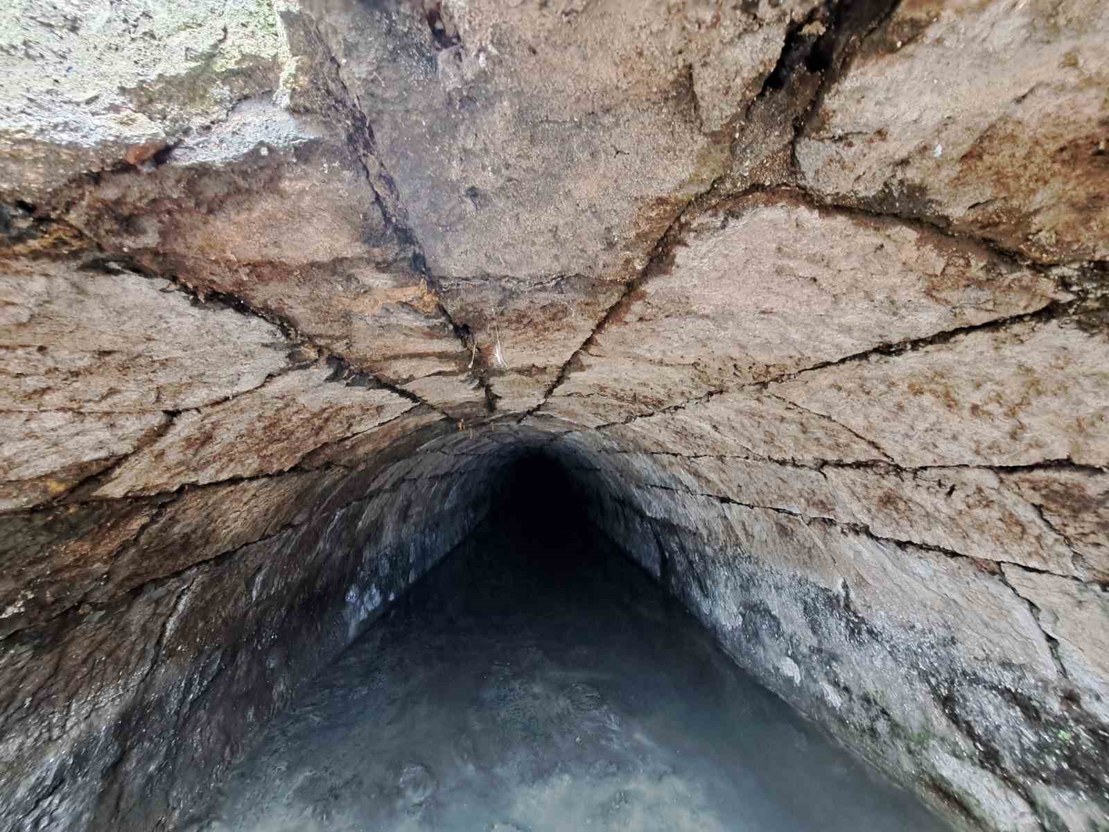 Türkiye’de bir örneği daha yok; Trabzon’da Roma dönemine ait su kanalı ortaya çıktı 7 turkiyede bir ornegi daha yok trabzonda roma donemine ait su kanali ortaya cikti 3 IdHDJG97