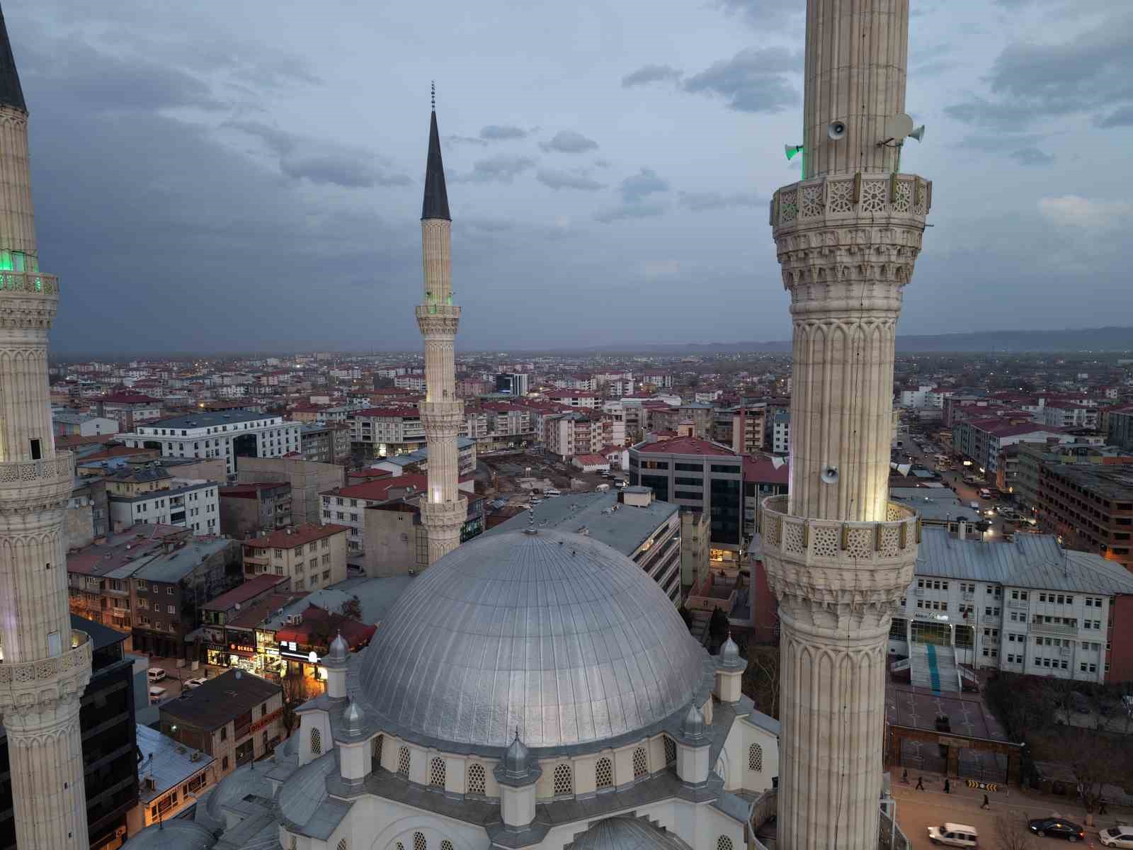 turkiyede ilk iftar igdirda yapildi 3