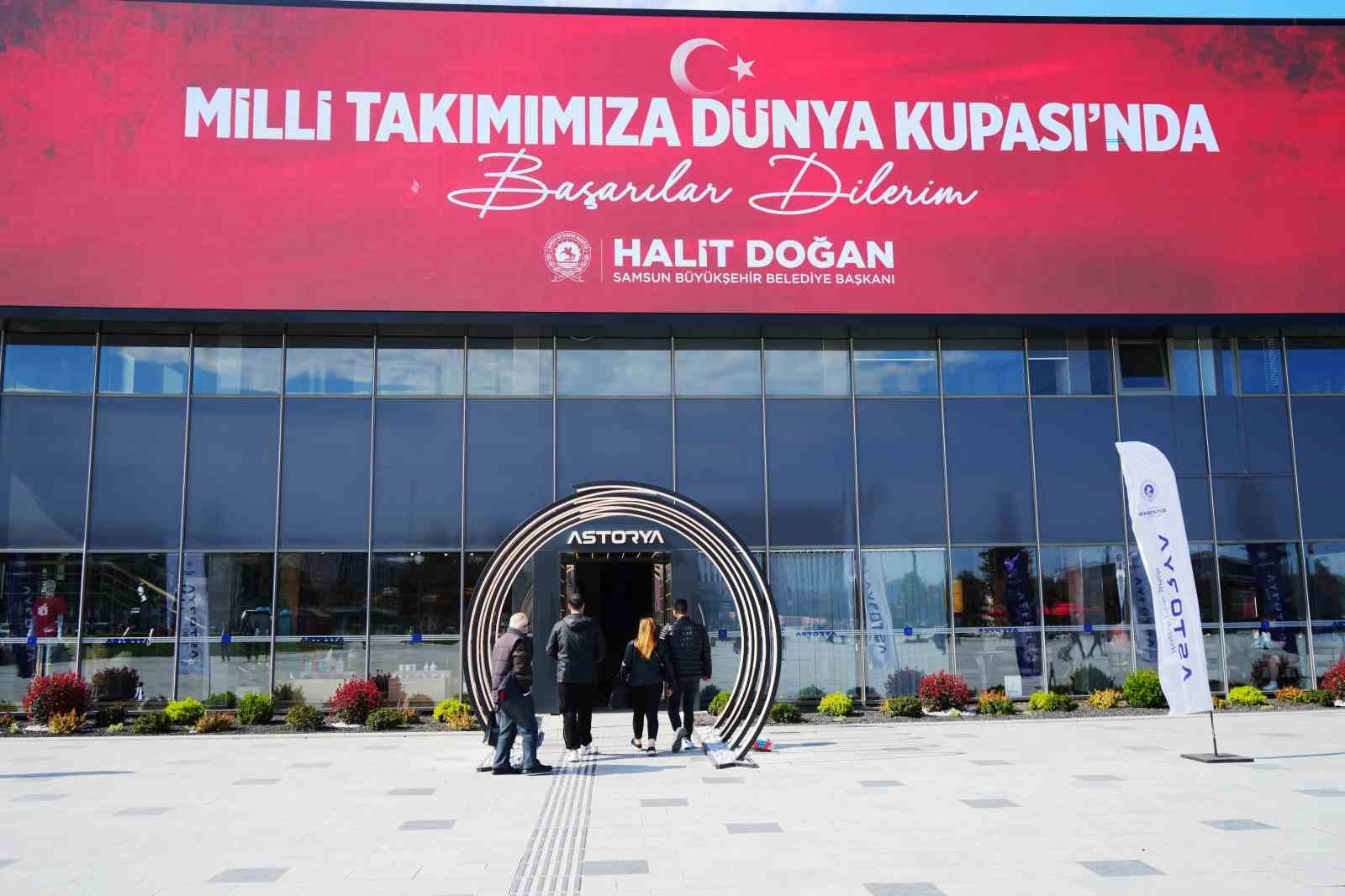 turkiyede ilk ucan sinema vatandaslarin ayagini yerden kesti 12 LNgifXGY