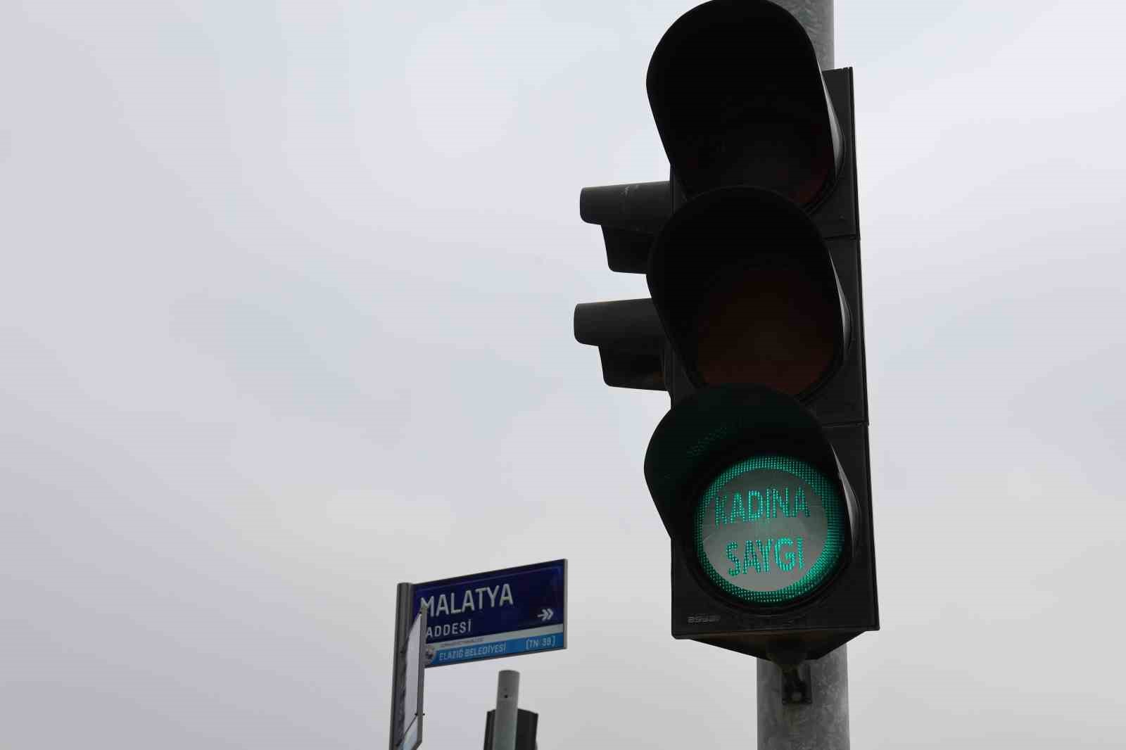 Türkiye’de ilk uygulama: Trafik sinyalizasyonlarında "Şiddete Hayır" ve "Kadına Saygı" mesajı 9 turkiyede ilk uygulama trafik sinyalizasyonlarinda siddete hayir ve kadina saygi mesaji 5 qTaeTfAp