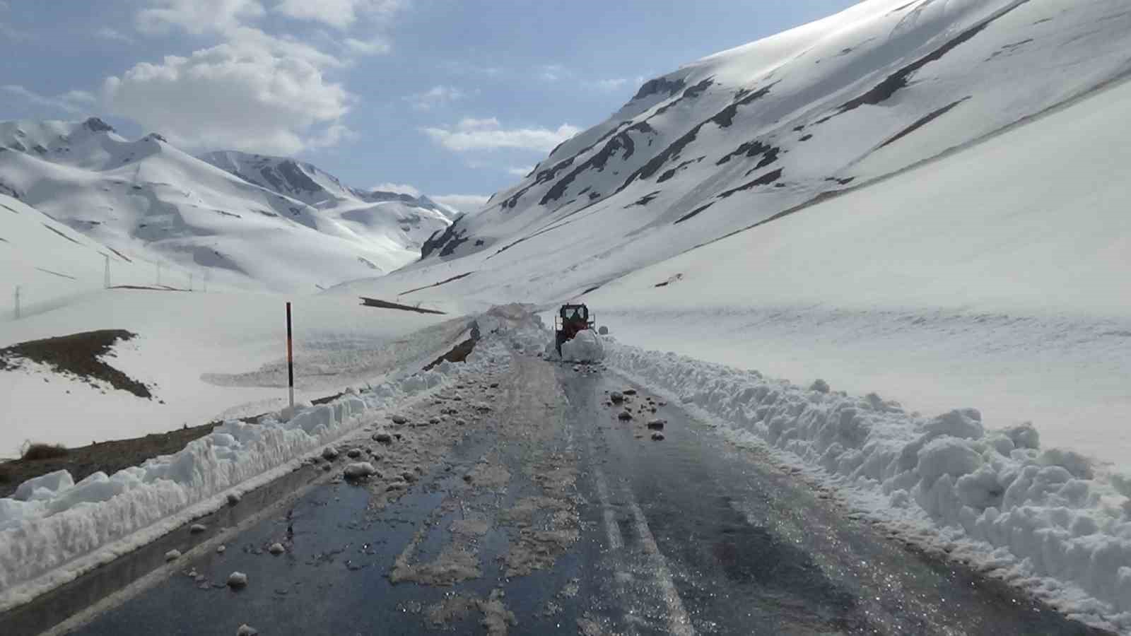 turkiyede kar rekoru vanda kirildi karabet gecidinde kar kalinligi 3 metreyi gecti 6 Ep22HUHb