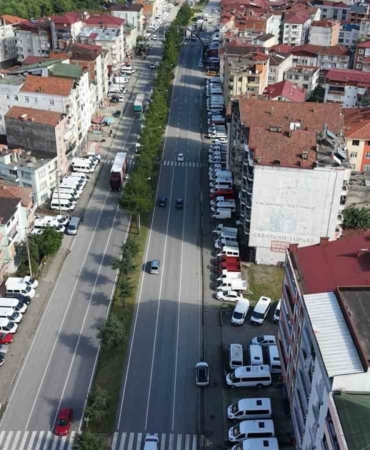 turkiyede-minibus-almak-isteyenlerin-ilk-duragi-terme-6ZRLFFAX.jpg