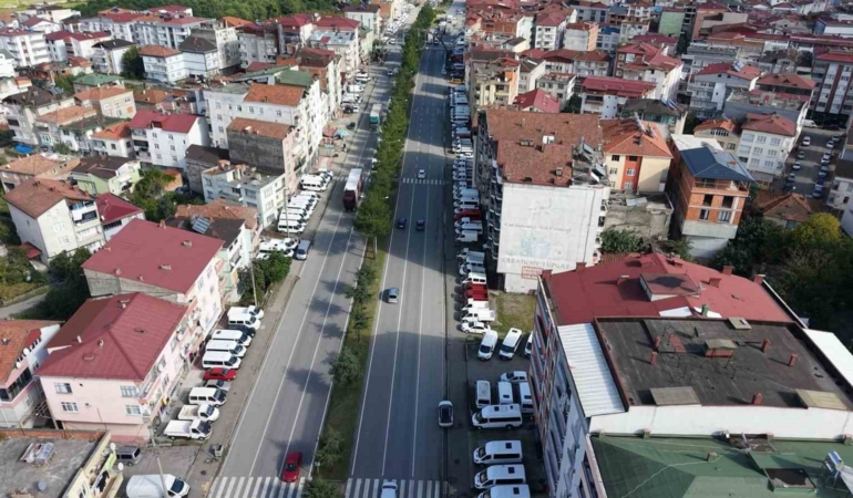 turkiyede-minibus-almak-isteyenlerin-ilk-duragi-terme-6ZRLFFAX.jpg