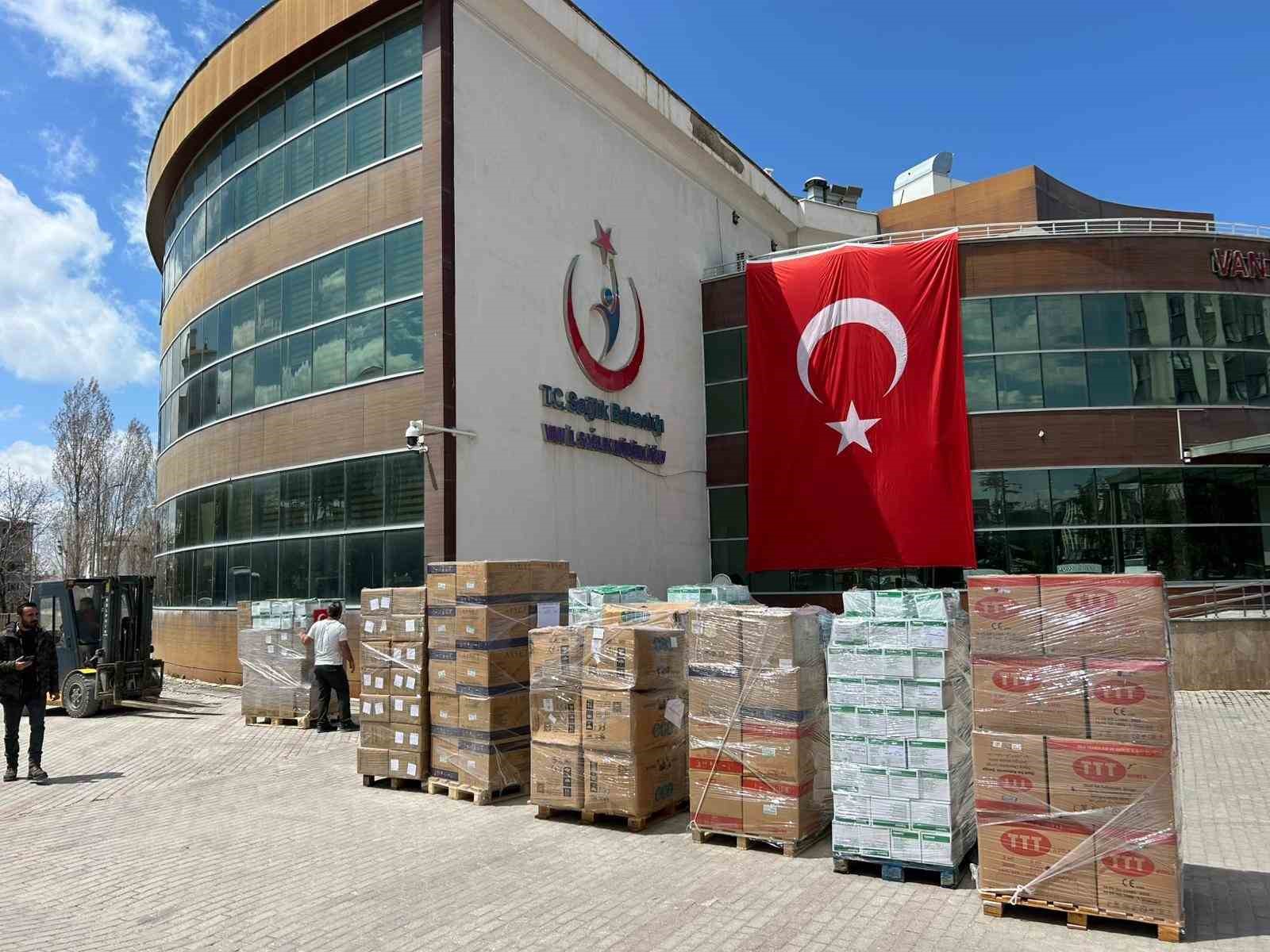 Türkiye’den İran’a sağlık desteği: Van’dan gönderilen yardım tırı sayısı 9 oldu 8 turkiyeden irana saglik destegi vandan gonderilen yardim tiri sayisi 9 oldu 4 Gwrn4saq