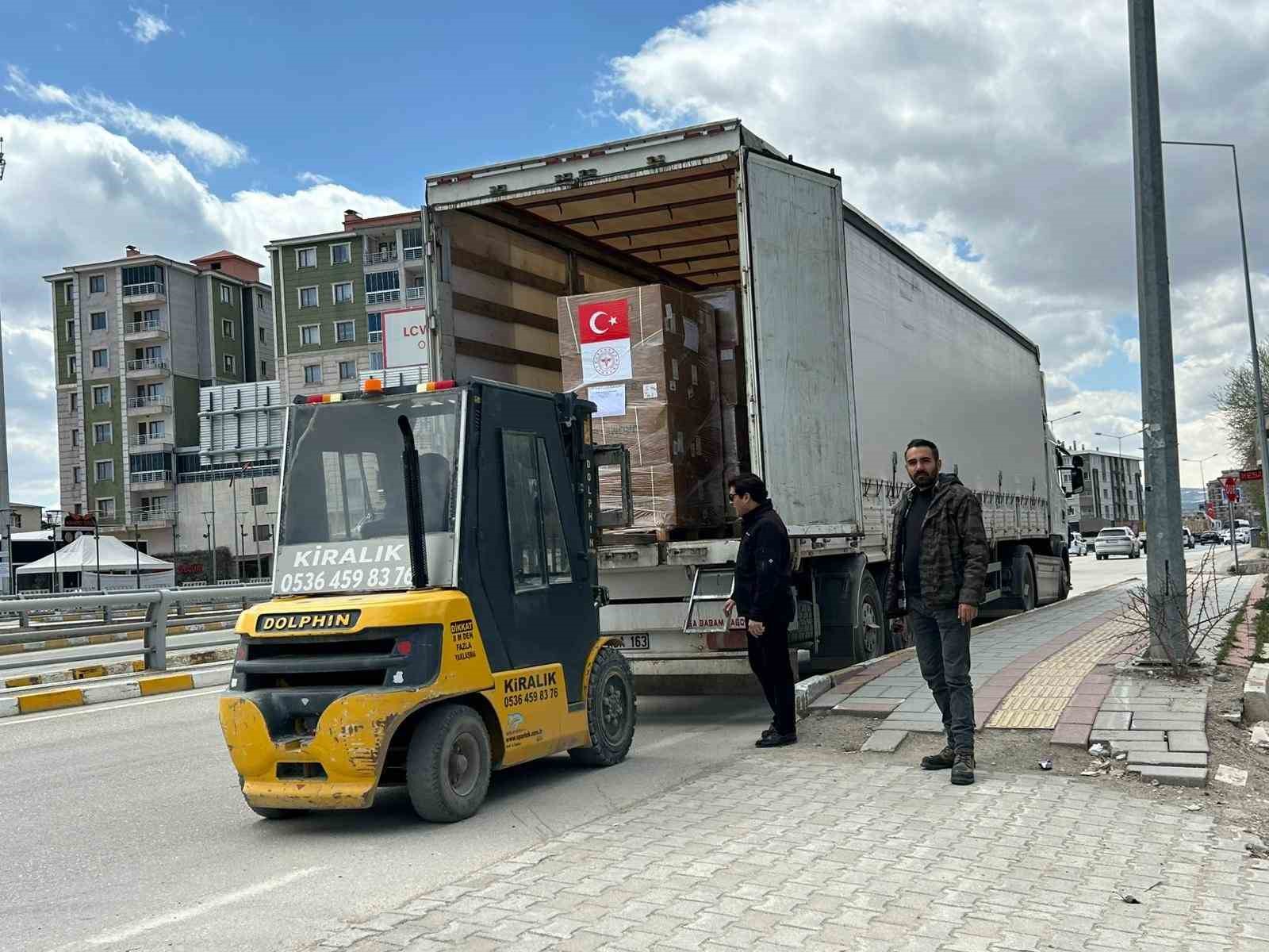 Türkiye’den İran’a sağlık desteği: Van’dan gönderilen yardım tırı sayısı 9 oldu 12 turkiyeden irana saglik destegi vandan gonderilen yardim tiri sayisi 9 oldu 8 Z6CngH2c
