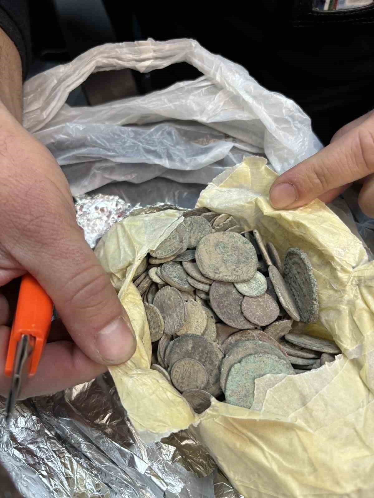 turkiyeden kacirilan binlerce sikke ve obje komsuya takildi 1 TtPDXgDv