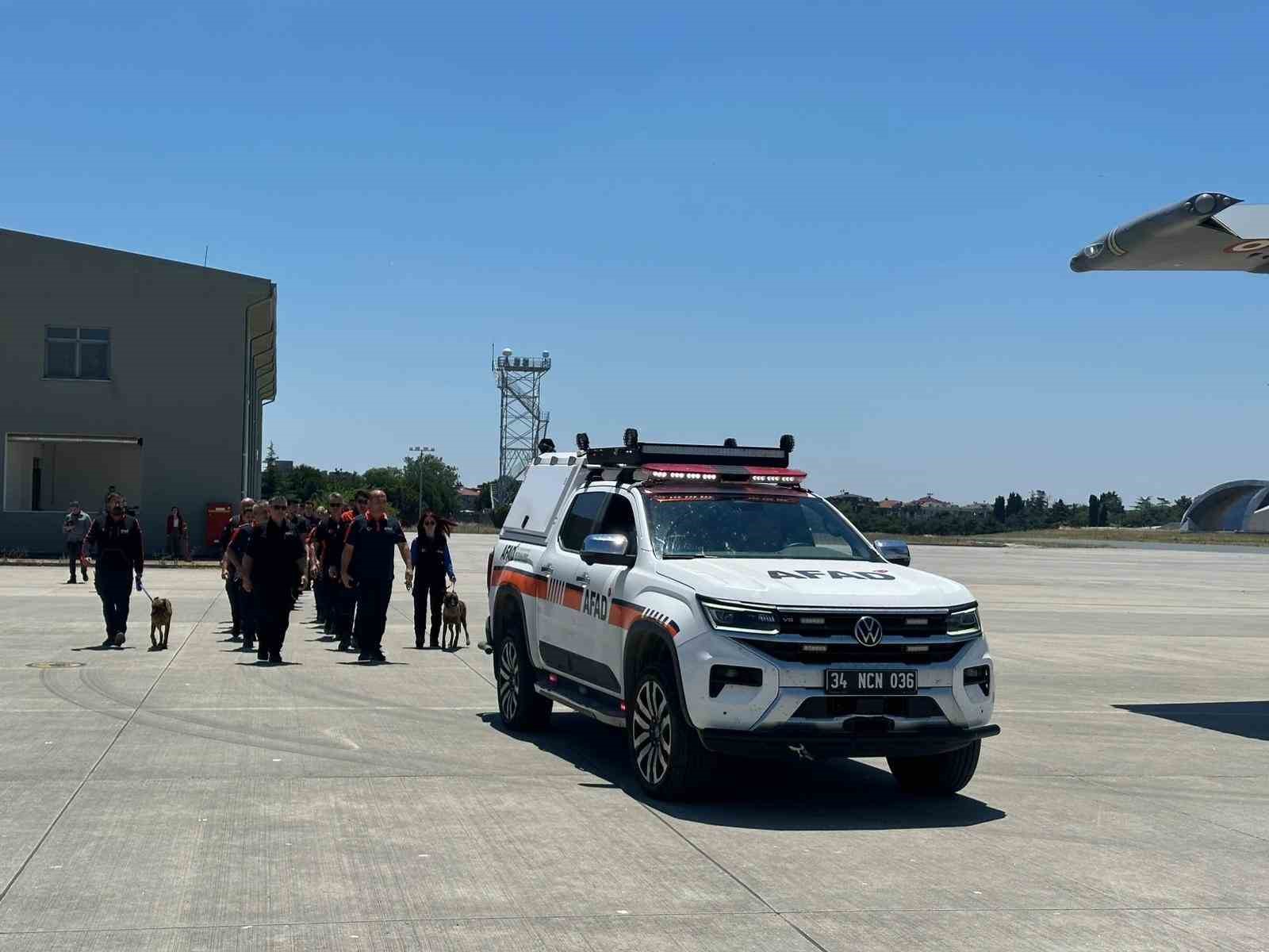 turkiyeden venezuelaya yardim eli 2 askeri nakliye ucagi bolgeye hareket etti 0 rmlzWEQV