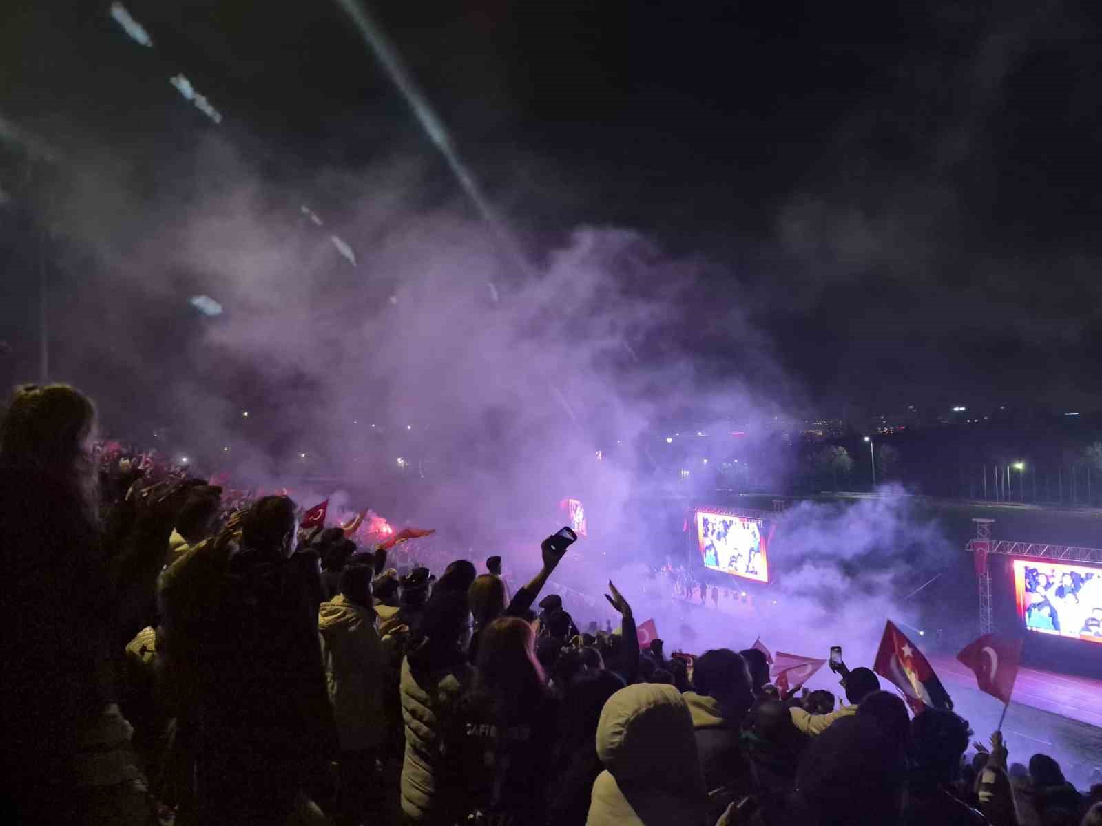 turkiyenin 24 yil sonra dunya kupasina gitmesi ankarada cosku ile kutlandi 5 ccTMcIee