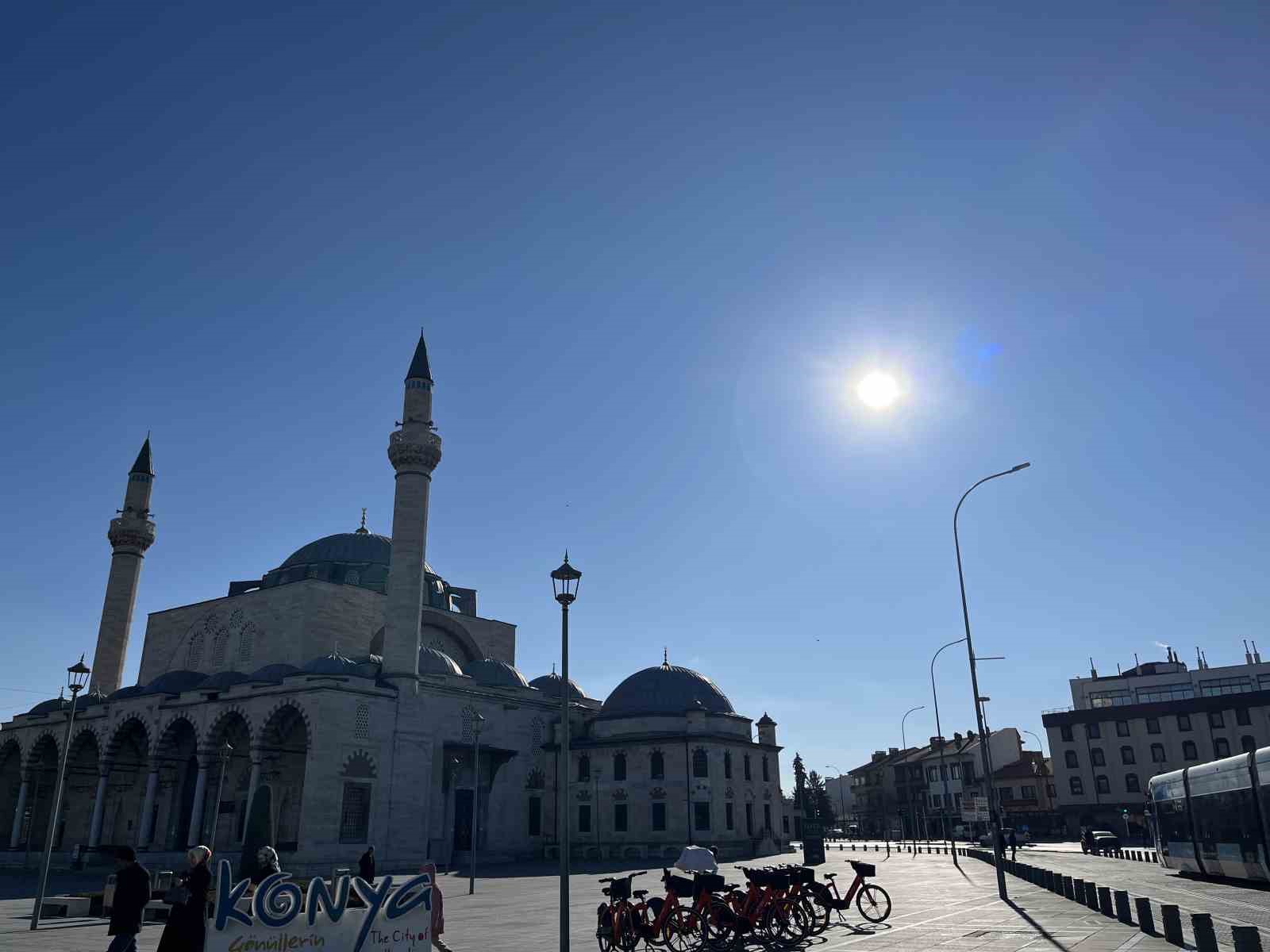 turkiyenin dort bir yaninda kar konyada gunes var 1 PYesXJ99
