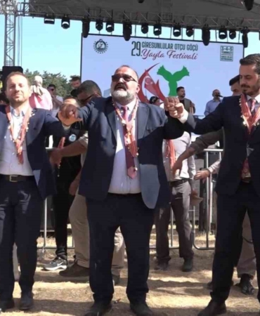 turkiyenin-dort-bir-yanindan-gelen-giresunlular-bursada-bulustu-CKcfYDmL.jpg