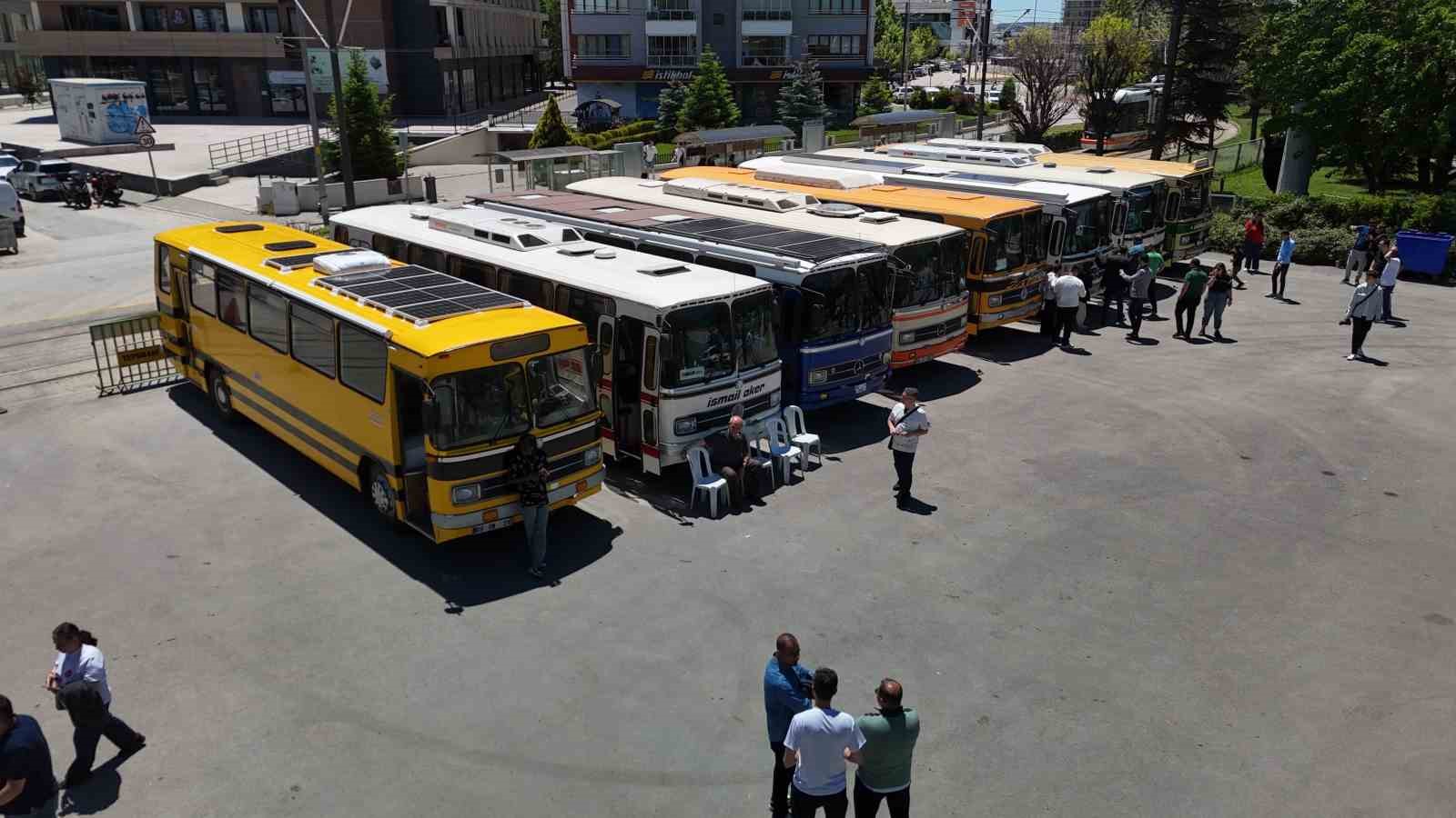 Türkiye’nin dört bir yanından gelen klasik otobüsler Eskişehir’de buluştu 7 turkiyenin dort bir yanindan gelen klasik otobusler eskisehirde bulustu 3