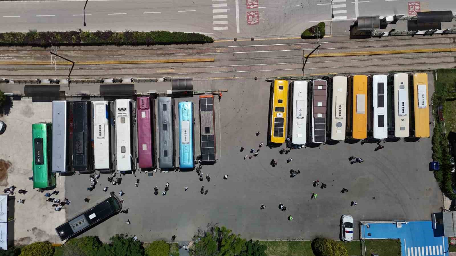 Türkiye’nin dört bir yanından gelen klasik otobüsler Eskişehir’de buluştu 8 turkiyenin dort bir yanindan gelen klasik otobusler eskisehirde bulustu 4 5vNvfMUw