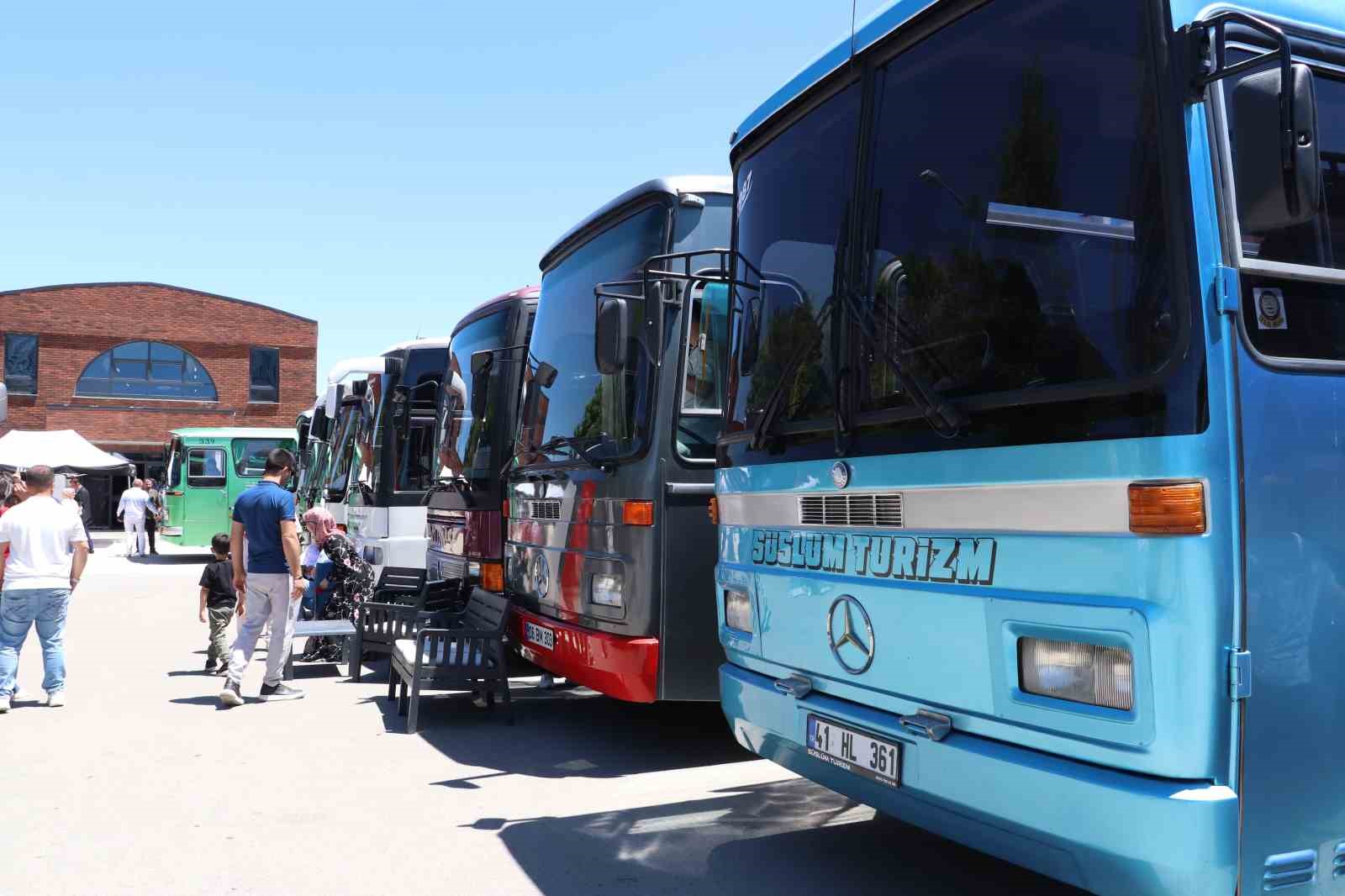 Türkiye’nin dört bir yanından gelen klasik otobüsler Eskişehir’de buluştu 12 turkiyenin dort bir yanindan gelen klasik otobusler eskisehirde bulustu 8 3FXQuSFw