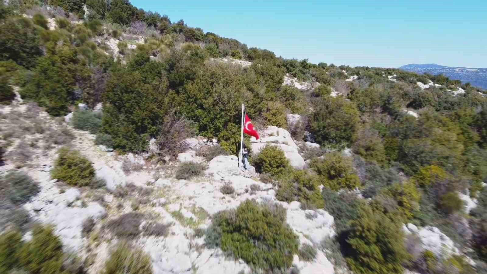turkiyenin en guneyindeki mahallede 7 tepede 7 bayrak gondere cekildi 1