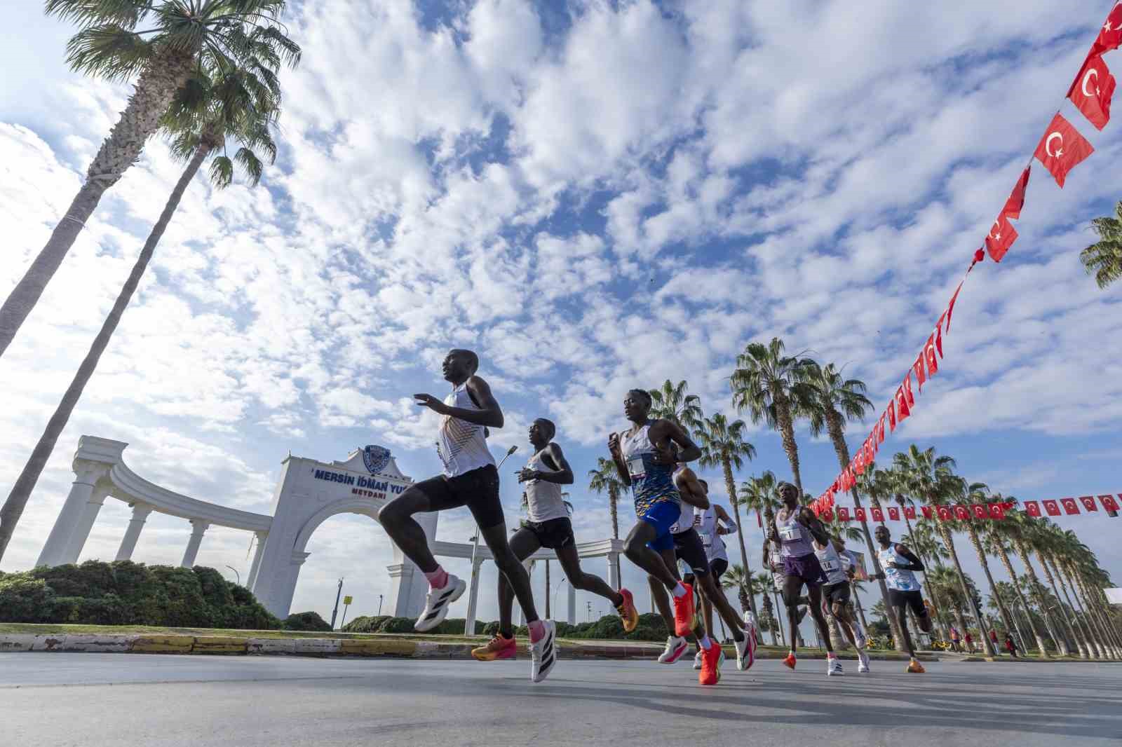 turkiyenin en hizli maratonu yine mersinde kosuldu 0 538hAV7u