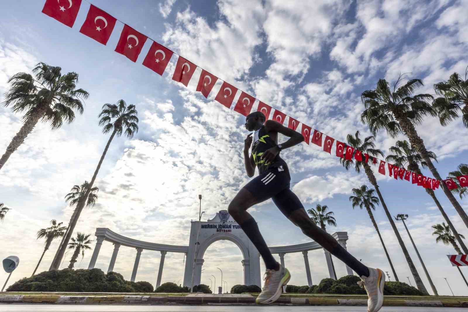 turkiyenin en hizli maratonu yine mersinde kosuldu 1 RQAEV46C