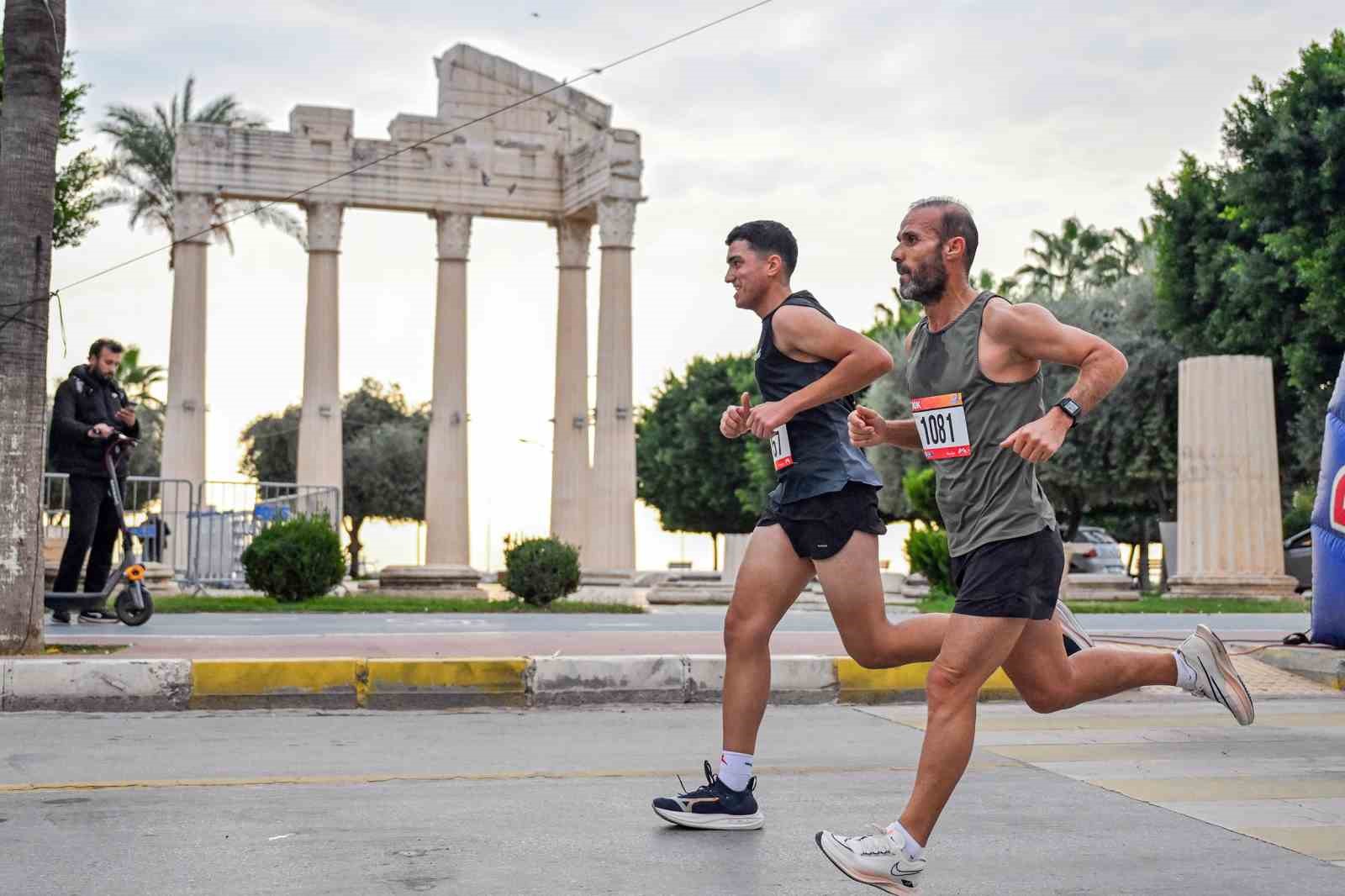 turkiyenin en hizli maratonu yine mersinde kosuldu 7 DXCaTWaQ