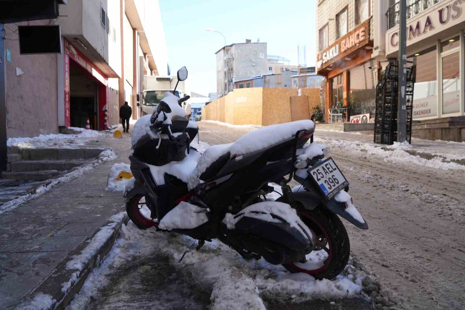 turkiyenin en soguk yeri erzurum oldu cesmeler buz tuttu 1