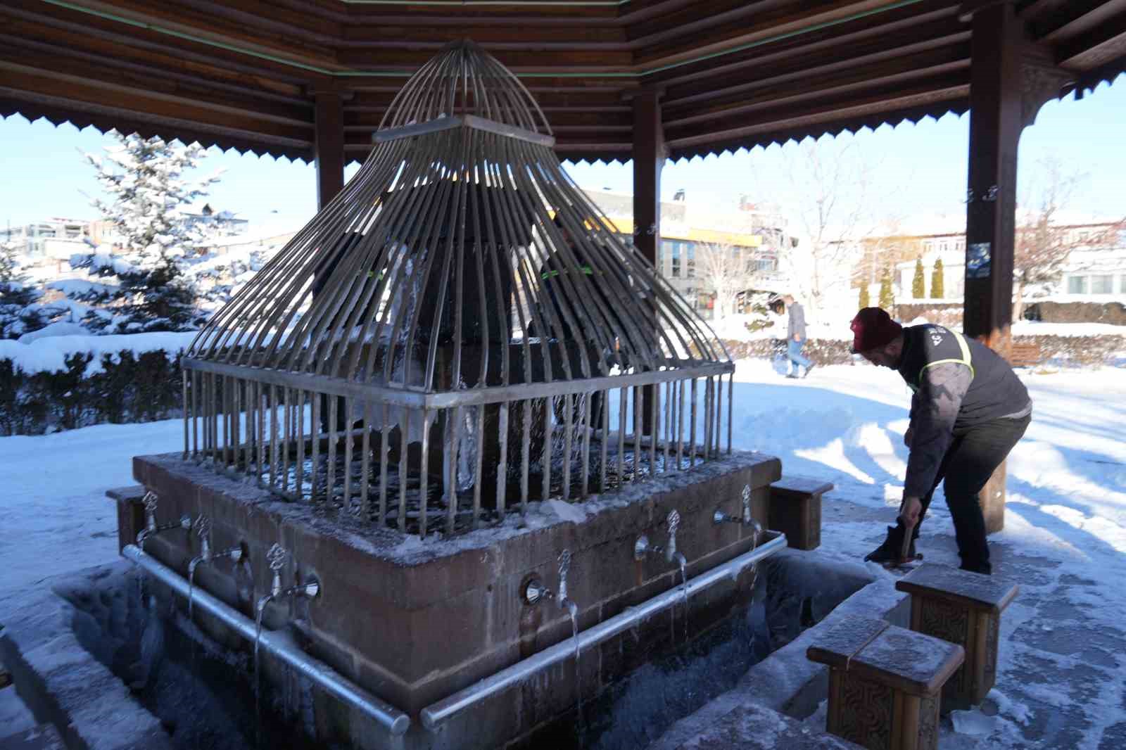 turkiyenin en soguk yeri erzurum oldu cesmeler buz tuttu 4 IBuUlTZa