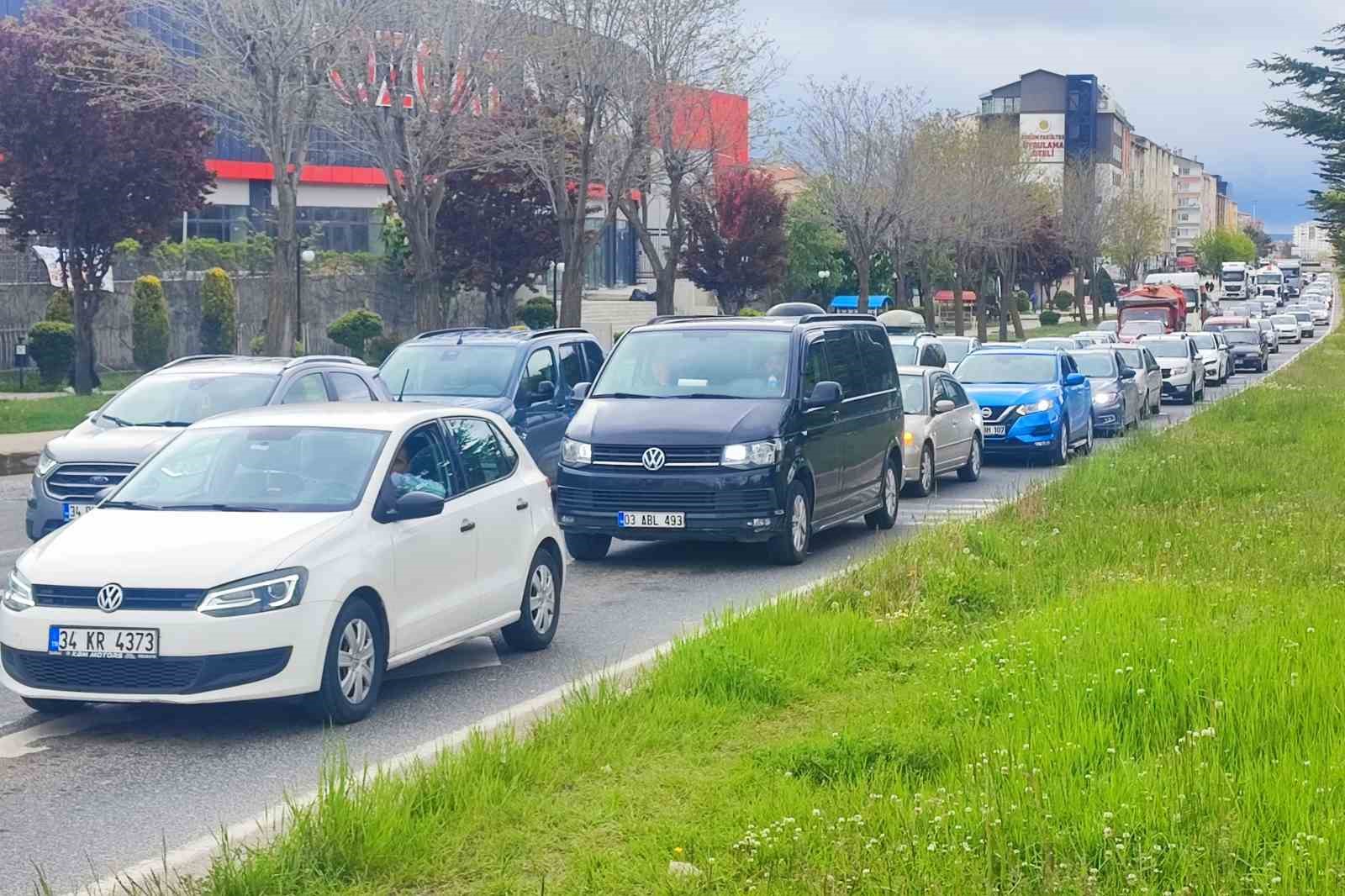 turkiyenin gecis guzergahi yozgatta bayram trafigi yogunlugu 2 JwTvTmiu