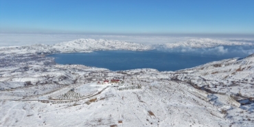turkiyenin-gol-manzarali-kayak-tesisine-firtina-engeli-GZCG1LJ3.jpg