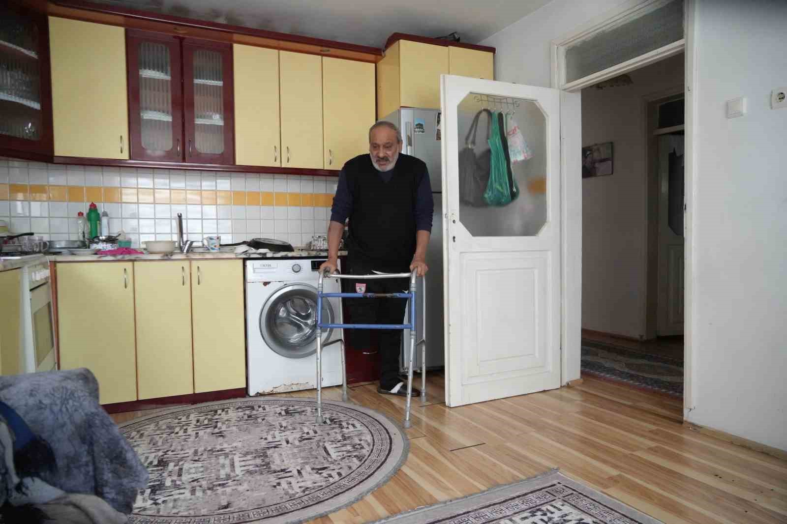 turkiyenin ilahi sesi celal karaturenin hayat hikayesi 4 JWL3r4Kk