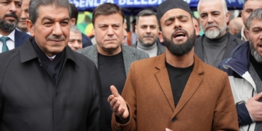 turkiyenin-ilahi-sesi-celal-karaturenin-hayat-hikayesi-irbCkhqv.jpg
