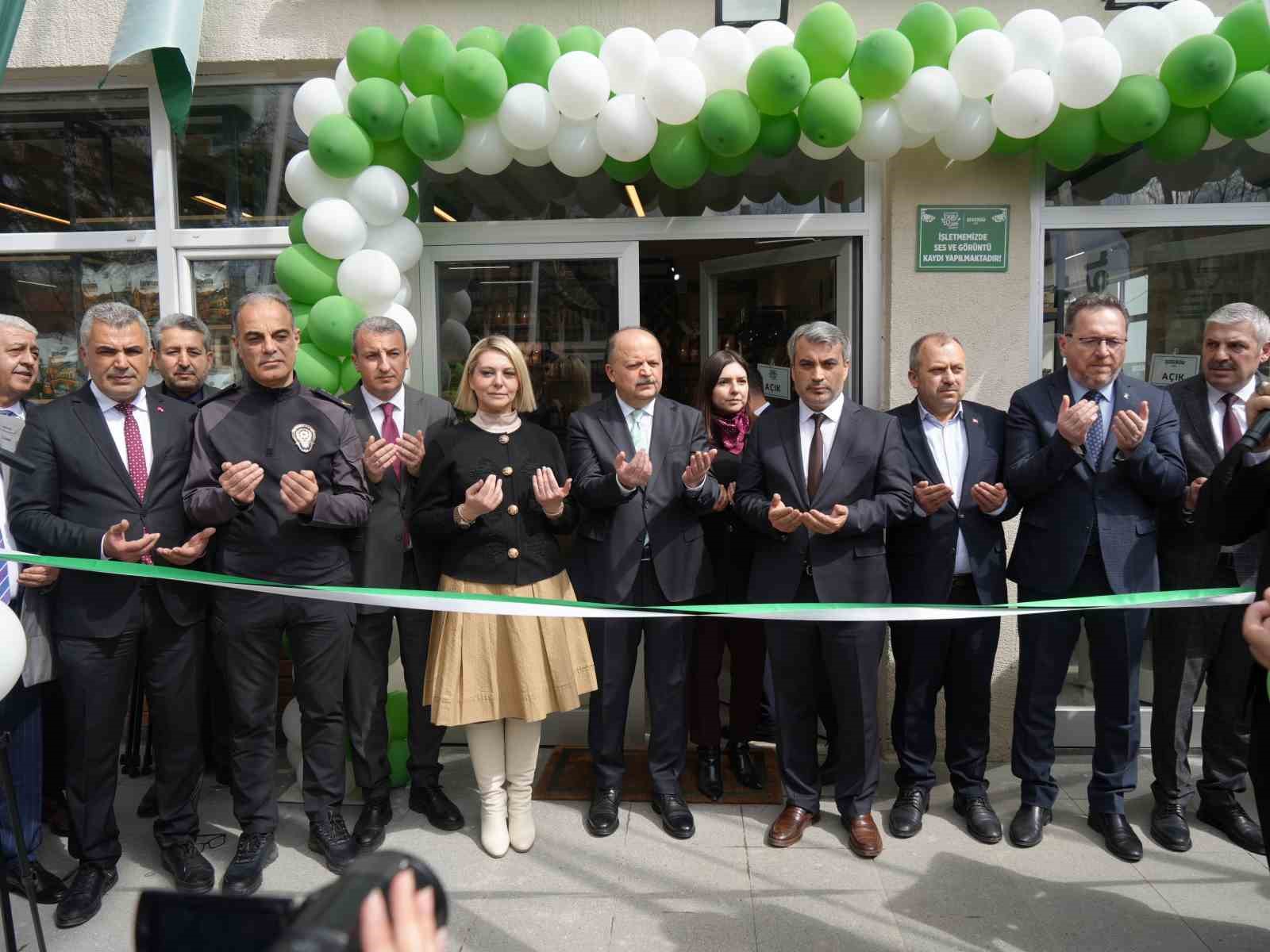 turkiyenin ilk ekolojik marketi acildi 1 fVUuW31X