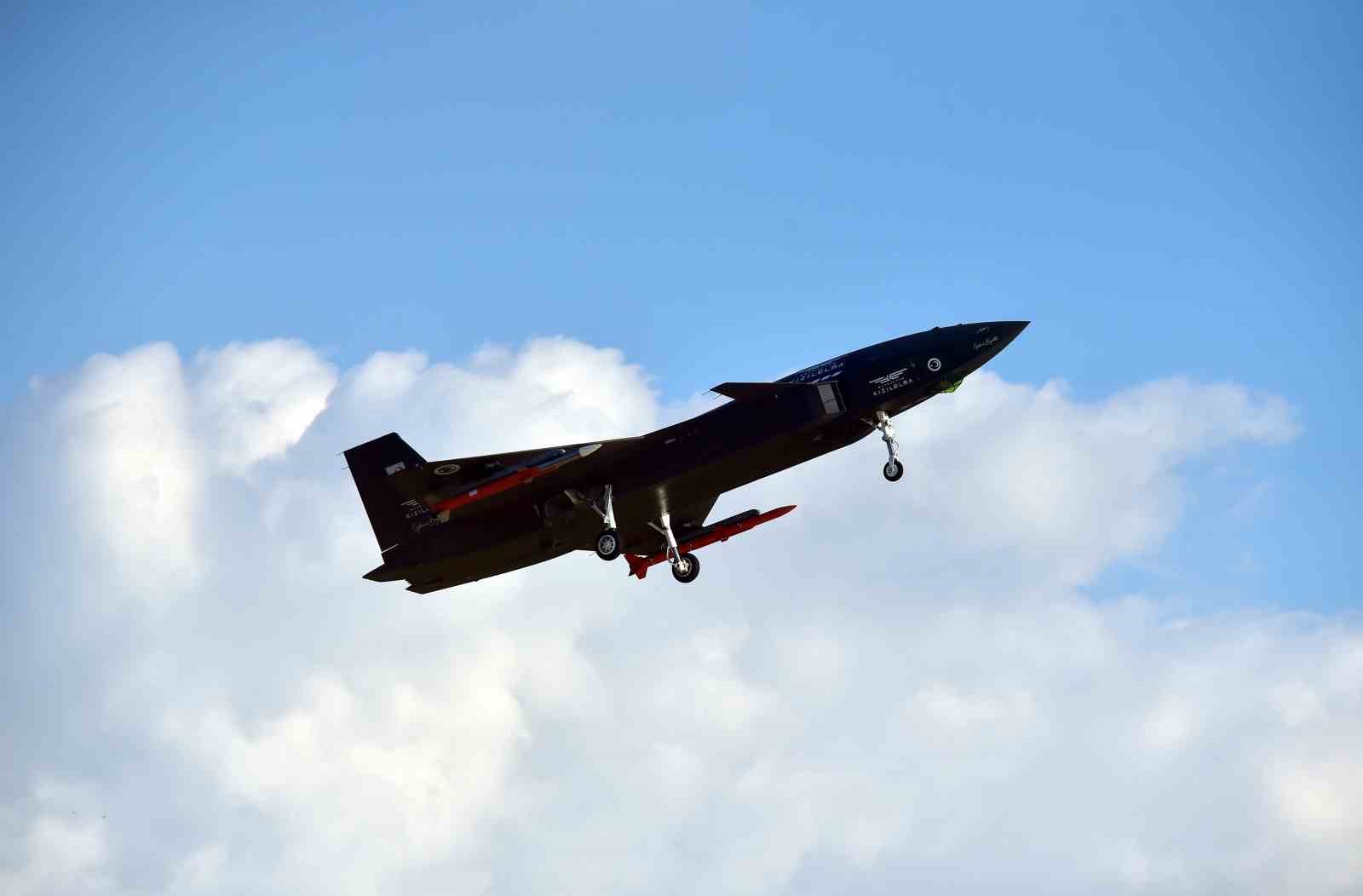 turkiyenin ilk insansiz savas ucagi kizilelmanin kadin pilotu 2