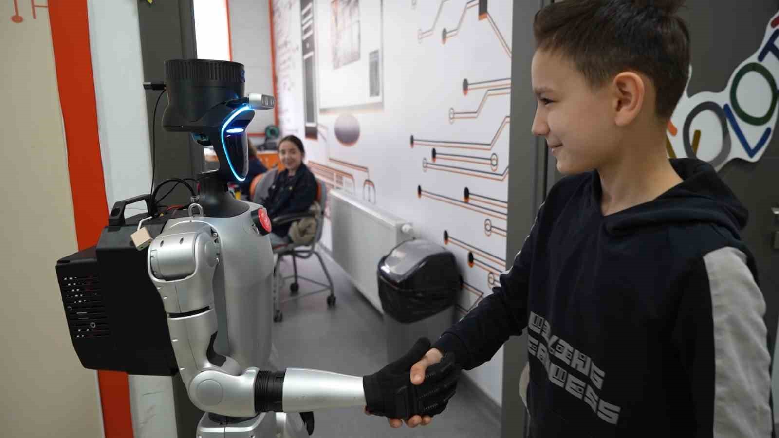 turkiyenin nufusa kaydedilen ilk robotu simdi de ise basladi 1 ftihHfIz
