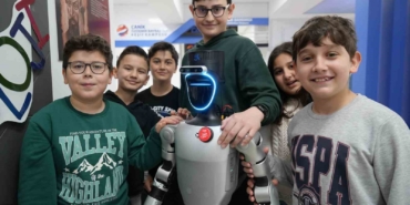 turkiyenin-nufusa-kaydedilen-ilk-robotu-simdi-de-ise-basladi-31TIkXCm.jpg