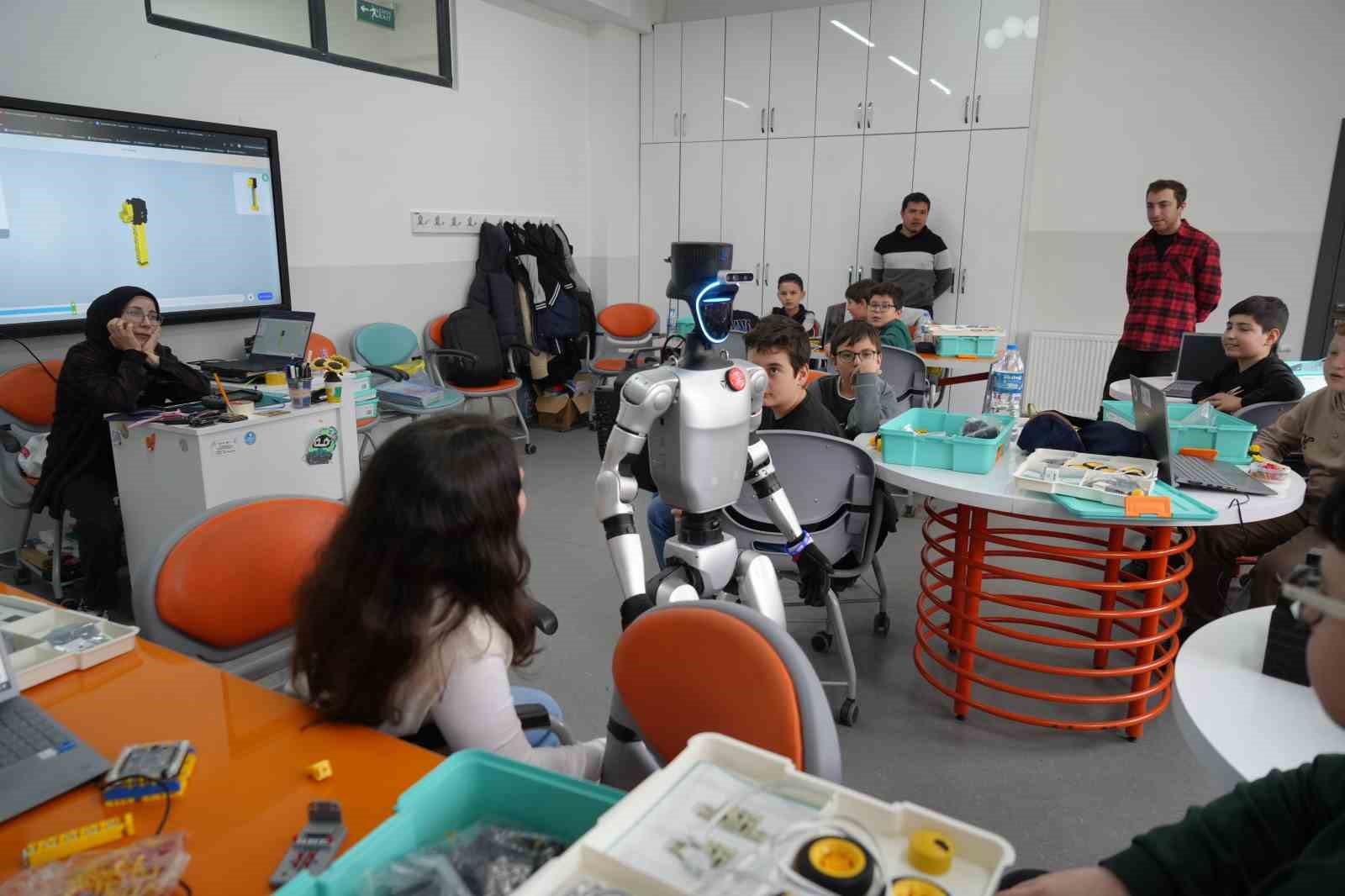 turkiyenin nufusa kaydedilen ilk robotu simdi de ise basladi 4 B6buVg5I
