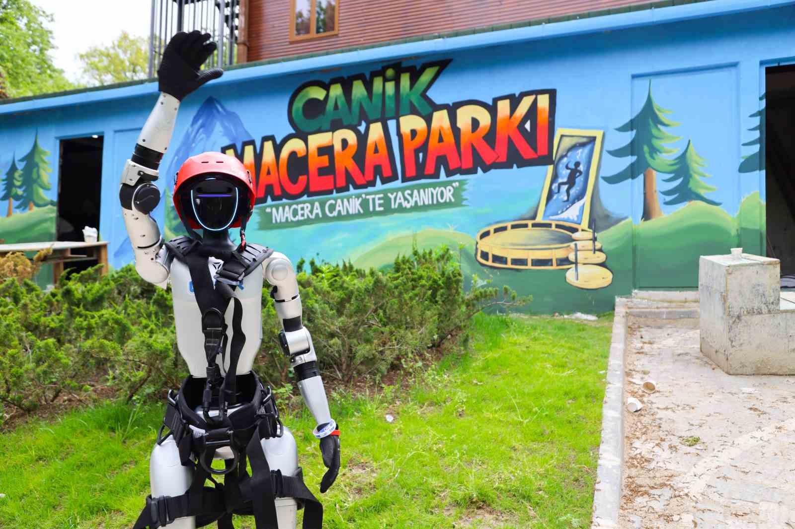 Türkiye’nin nüfusa kayıtlı ilk insansı robotu Canik Macera Parkı’nda: İlk o deneyimledi 7 turkiyenin nufusa kayitli ilk insansi robotu canik macera parkinda ilk o deneyimledi 3 yeswqywp