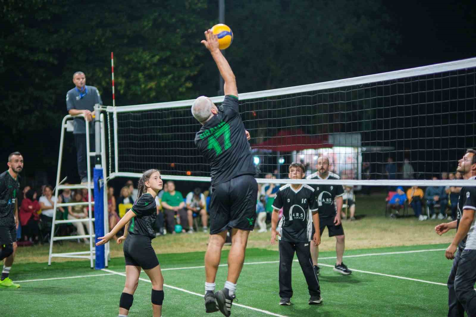 turkiyenin tek koy voleybol turnuvasi basladi 10 VGZKBRLH