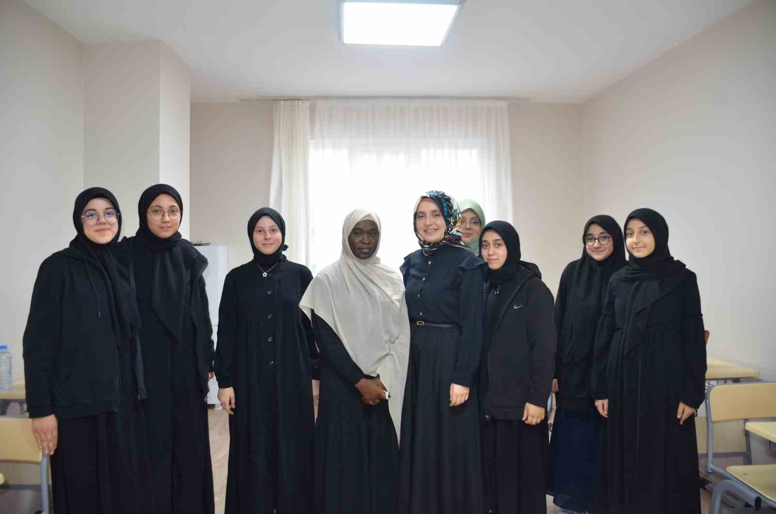 Türkiye’ye eğitim için geldi, her gün 3 saat uykuyla azmederek 8 ayda hafız oldu 5 turkiyeye egitim icin geldi her gun 3 saat uykuyla azmederek 8 ayda hafiz oldu 7QHgFSqb