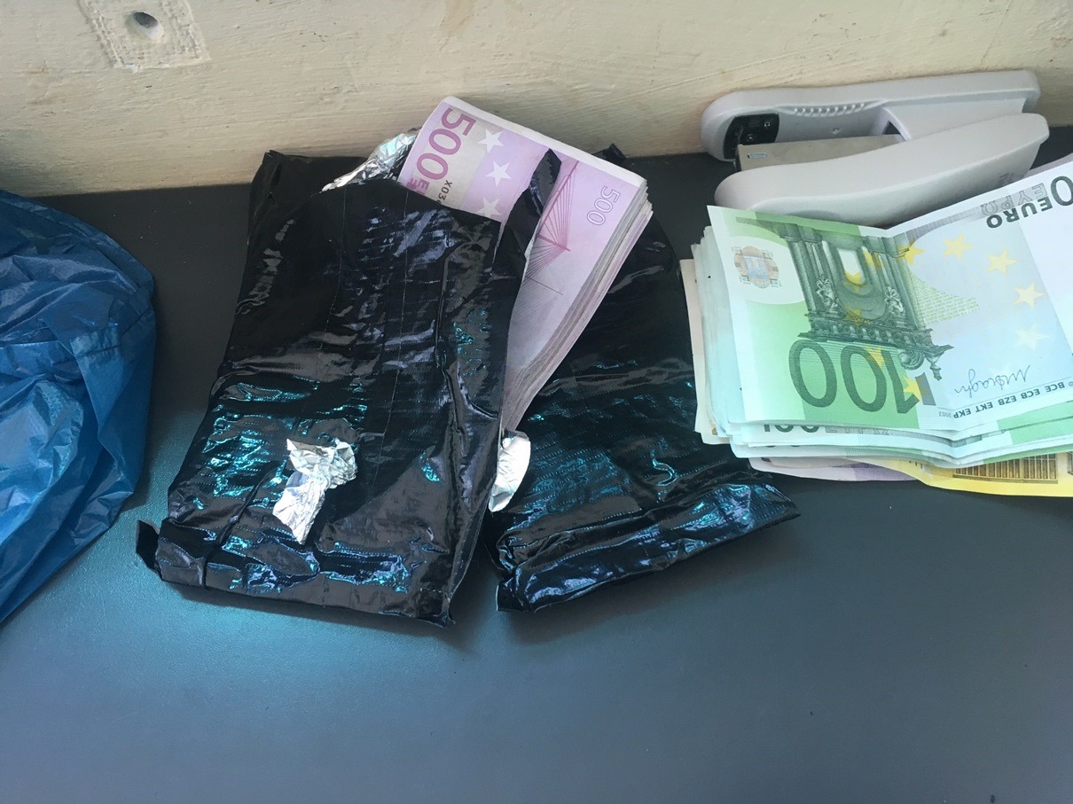 turkiyeye gelmek isteyen tirlardaki 85 bin euro ve 426 gram altin komsuya takildi 1 1IlyRsDU