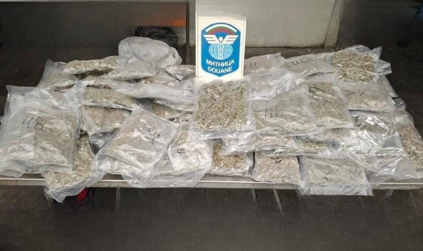 Türkiye’ye sokulmak istenen 22 kilo 560 esrar sınırda yakalandı 5 turkiyeye sokulmak istenen 22 kilo 560 esrar sinirda yakalandi 1 SaBSl27K