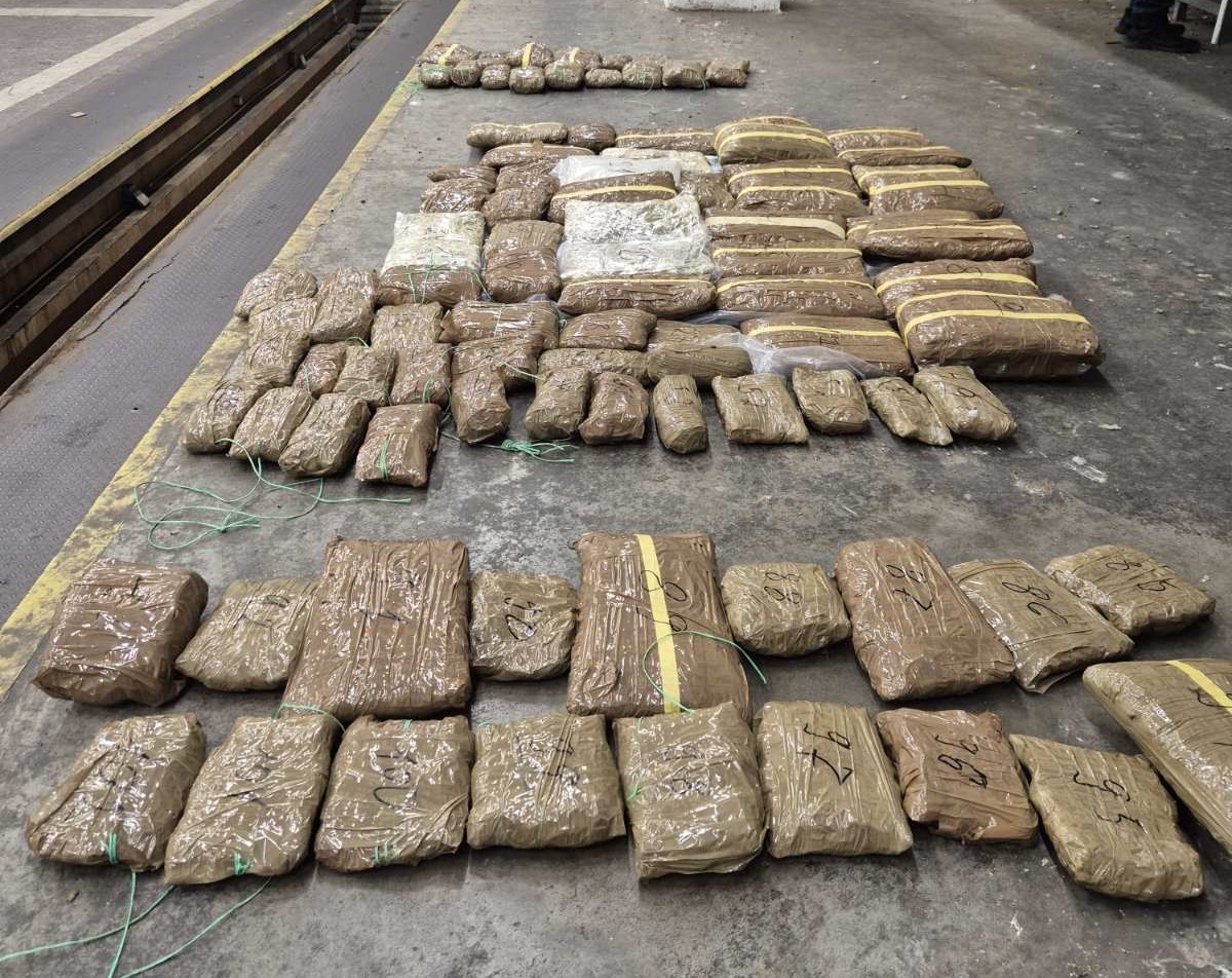 Türkiye’ye sokulmak istenen 45 kilo 760 gram esra sınırda yakalandı 4 turkiyeye sokulmak istenen 45 kilo 760 gram esra sinirda yakalandi 0 LDeNtJqH