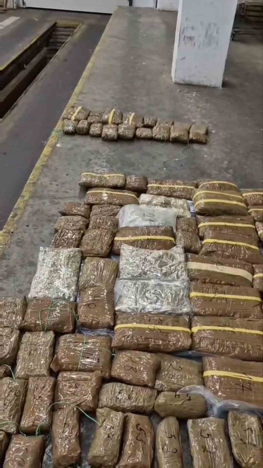 Türkiye’ye sokulmak istenen 45 kilo 760 gram esra sınırda yakalandı 7 turkiyeye sokulmak istenen 45 kilo 760 gram esra sinirda yakalandi 3 KjF4PHw8
