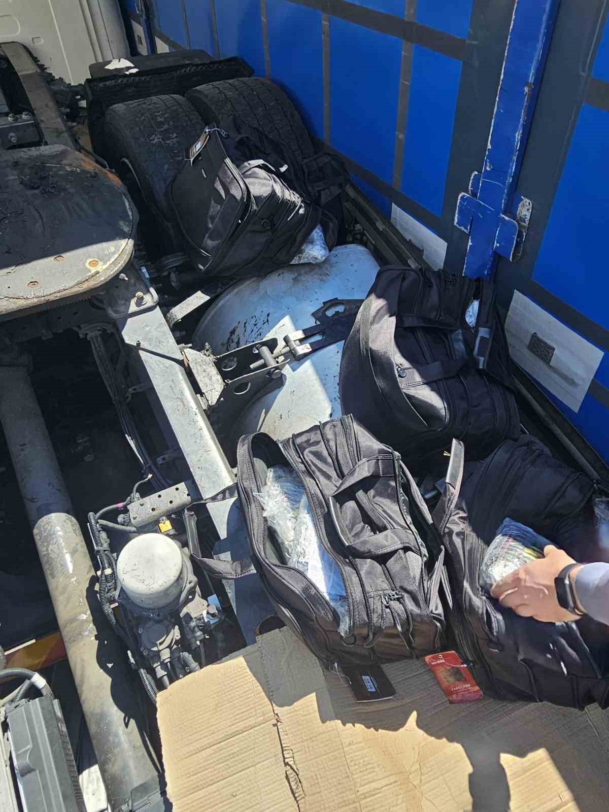 turkiyeye sokulmak istenen 47 kilo 910 gram kokain yakalandi 2 hqQHC8H9