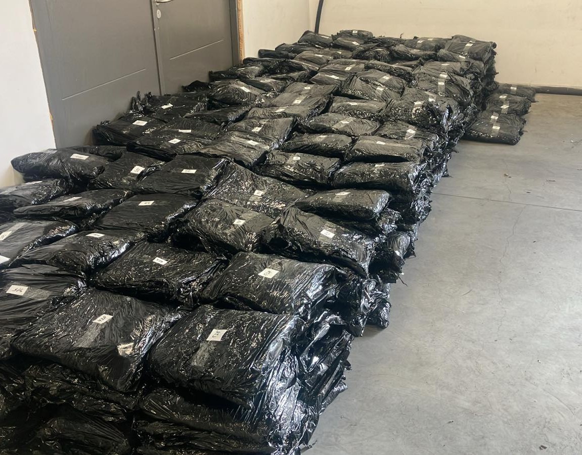 turkiyeye sokulmak istenen 739 kilo esrar sinirda yakalandi 0 zmwKsKDM