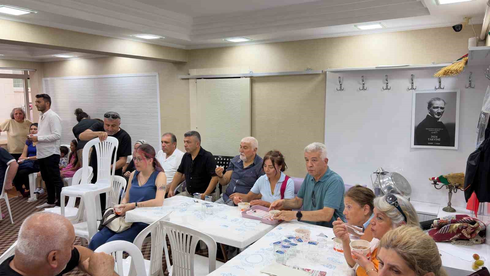 Türkmen Alevi Bektaşi Vakfı’ndan Muharrem ayına vesilesiyle aşure dağıtımı 5 turkmen alevi bektasi vakfindan muharrem ayina vesilesiyle asure dagitimi 1