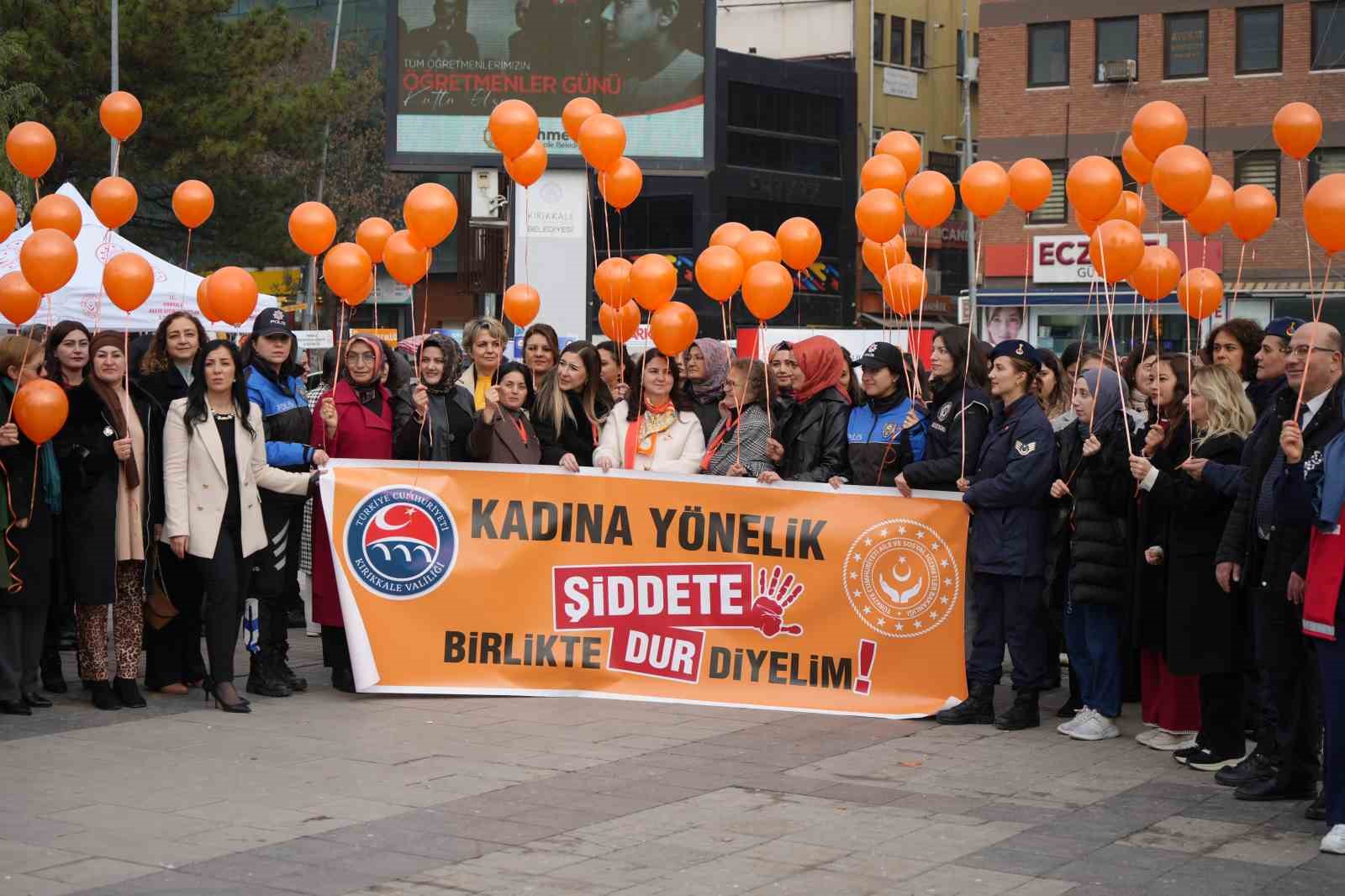 turuncu balonlarla siddete karsi kadinlardan ortak durus 1 eCKspdiE